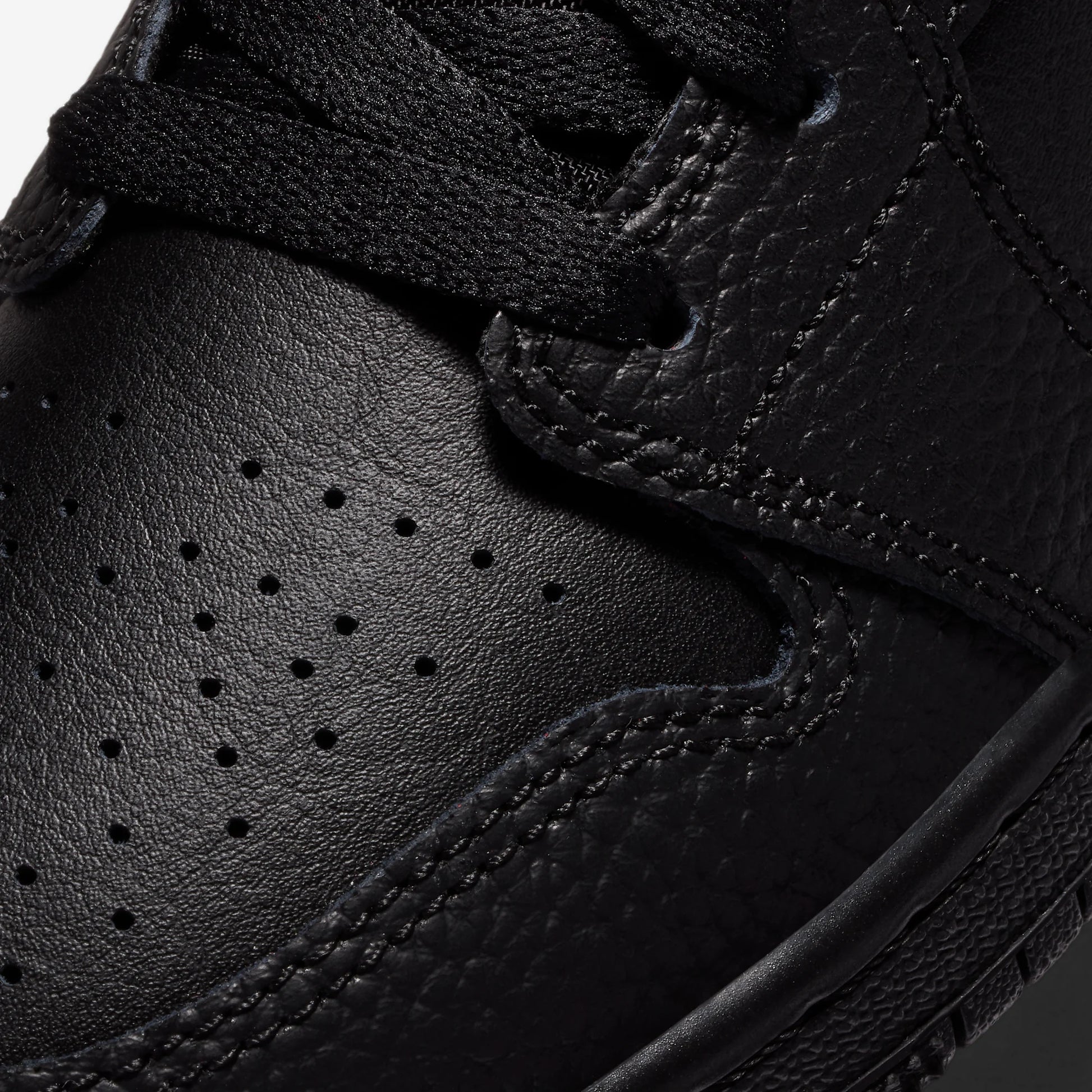 Jordan 1 Mid Black (GS)