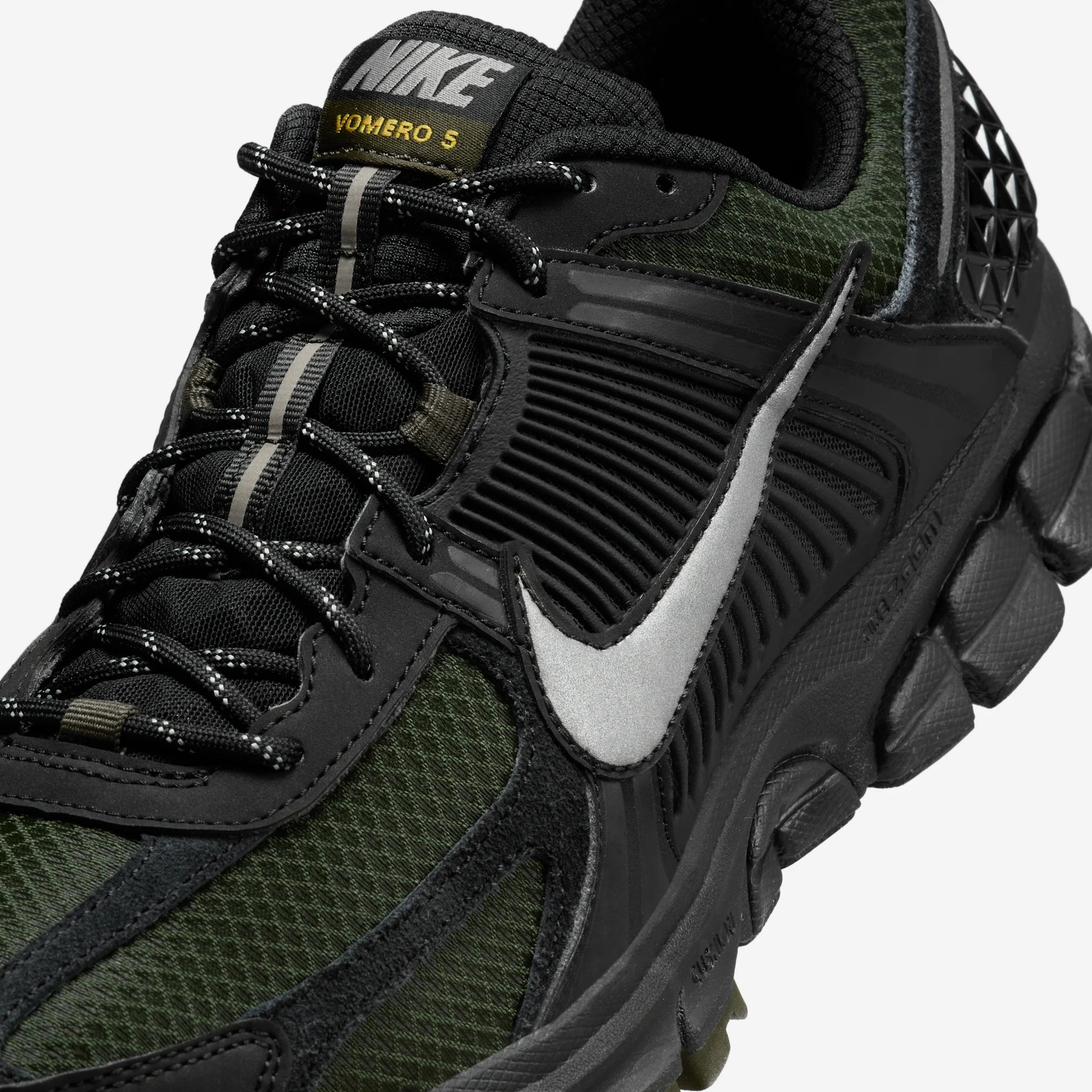 Nike Zoom Vomero 5 Black Sequoia