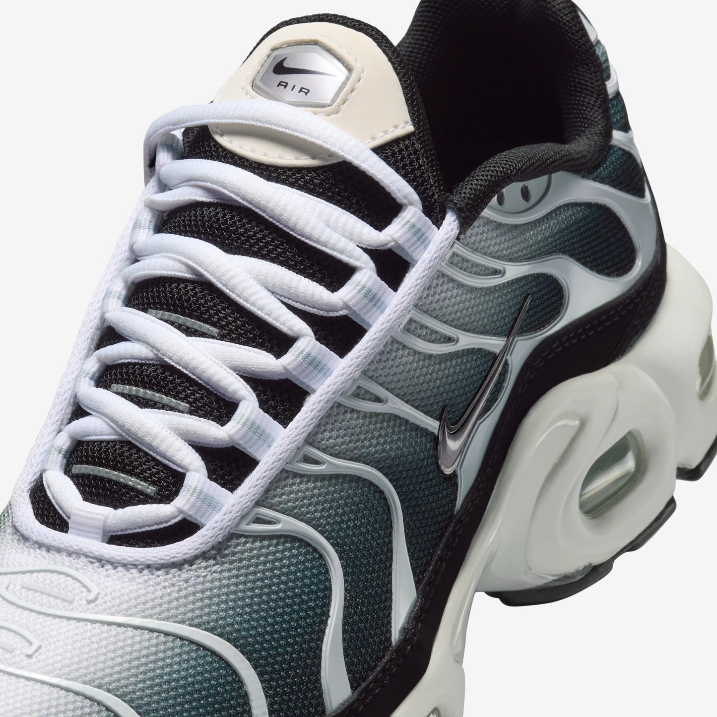 Nike Air Max Plus Black White Sail Metallic Cool Grey (GS)