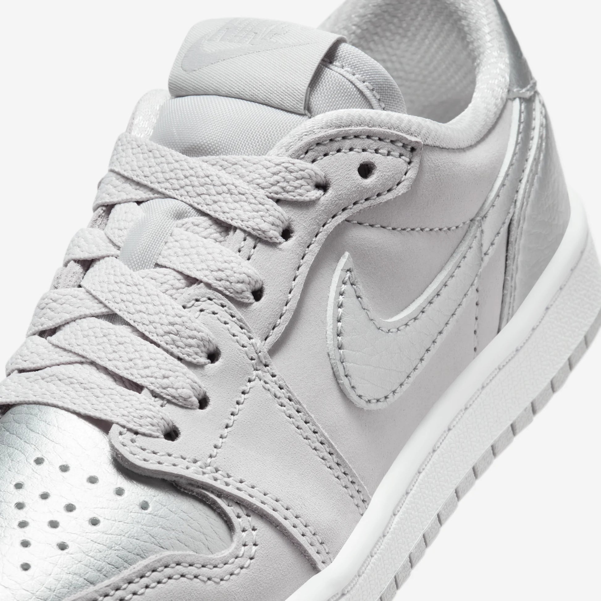Jordan 1 Low OG Metallic Silver (PS)