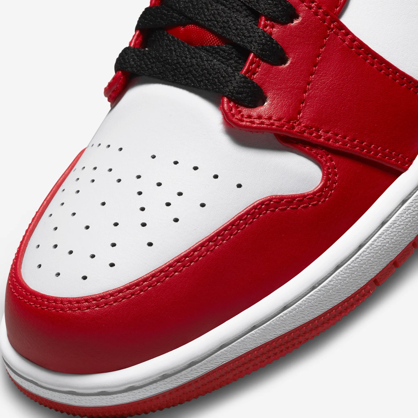 Jordan 1 Low Bulls