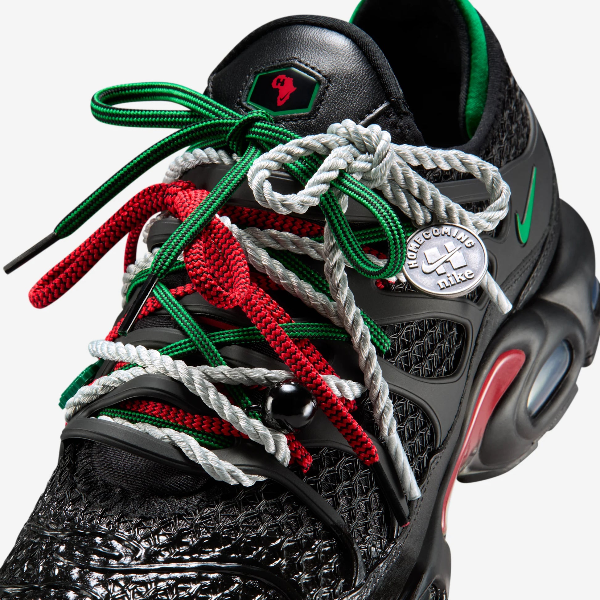 Nike Air Max Plus Homecoming Black