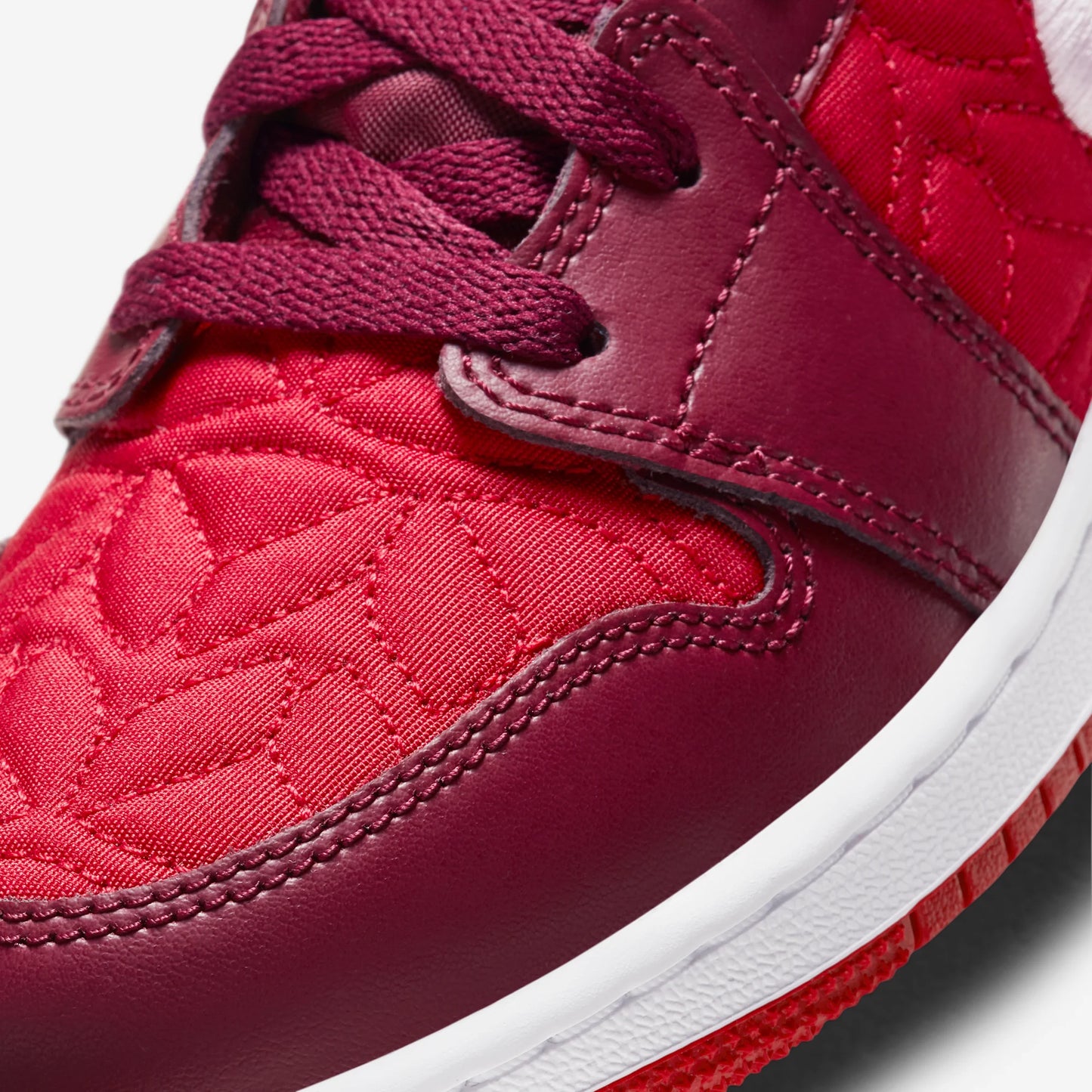 Jordan 1 Mid SE Red Quilt (GS)