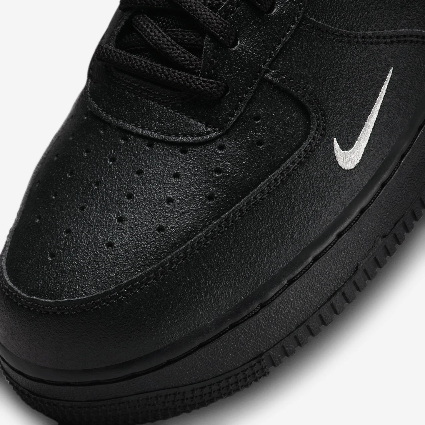Nike Air Force 1 Low '07 LV8 Black Metallic Silver
