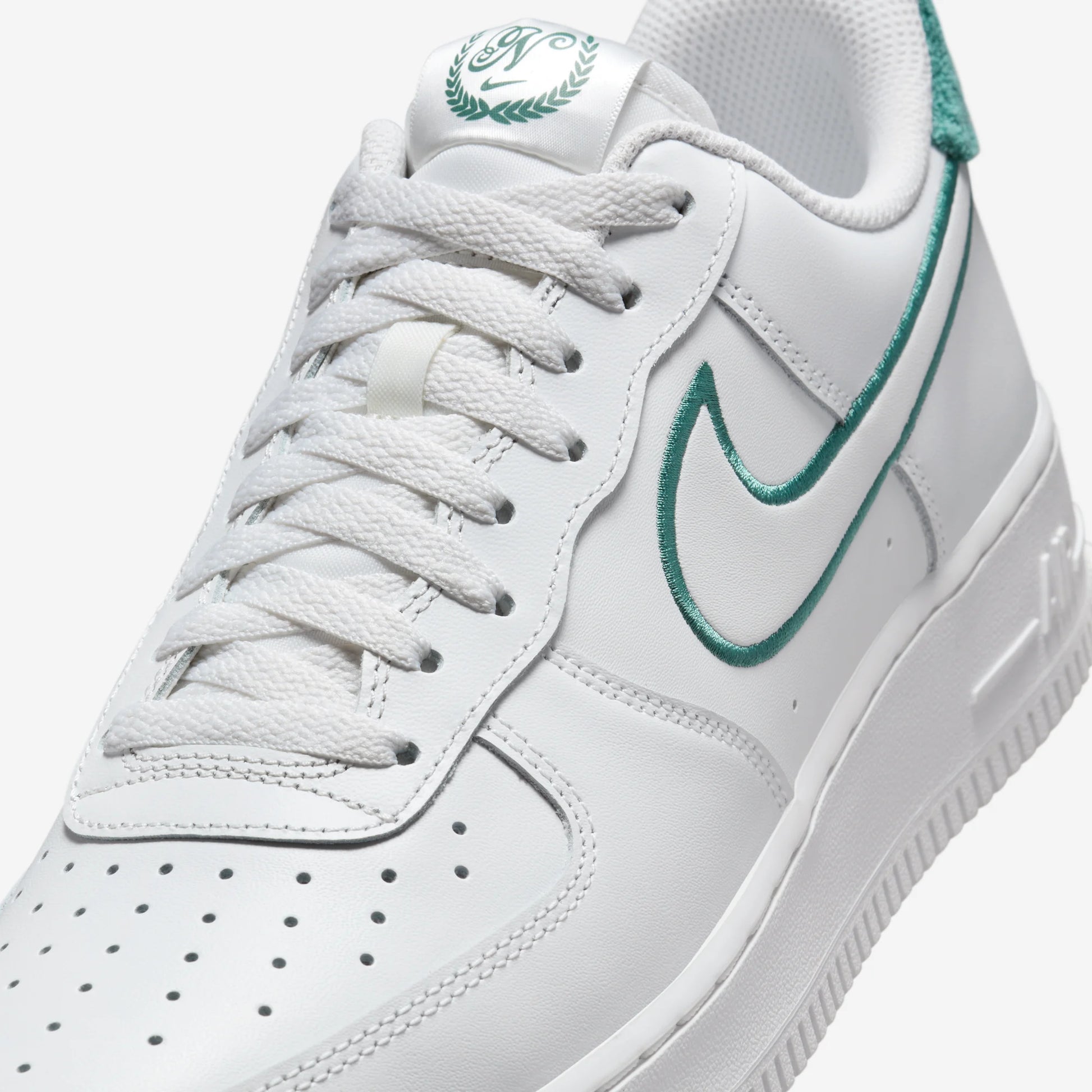 Nike Air Force 1 Low Resort and Sport