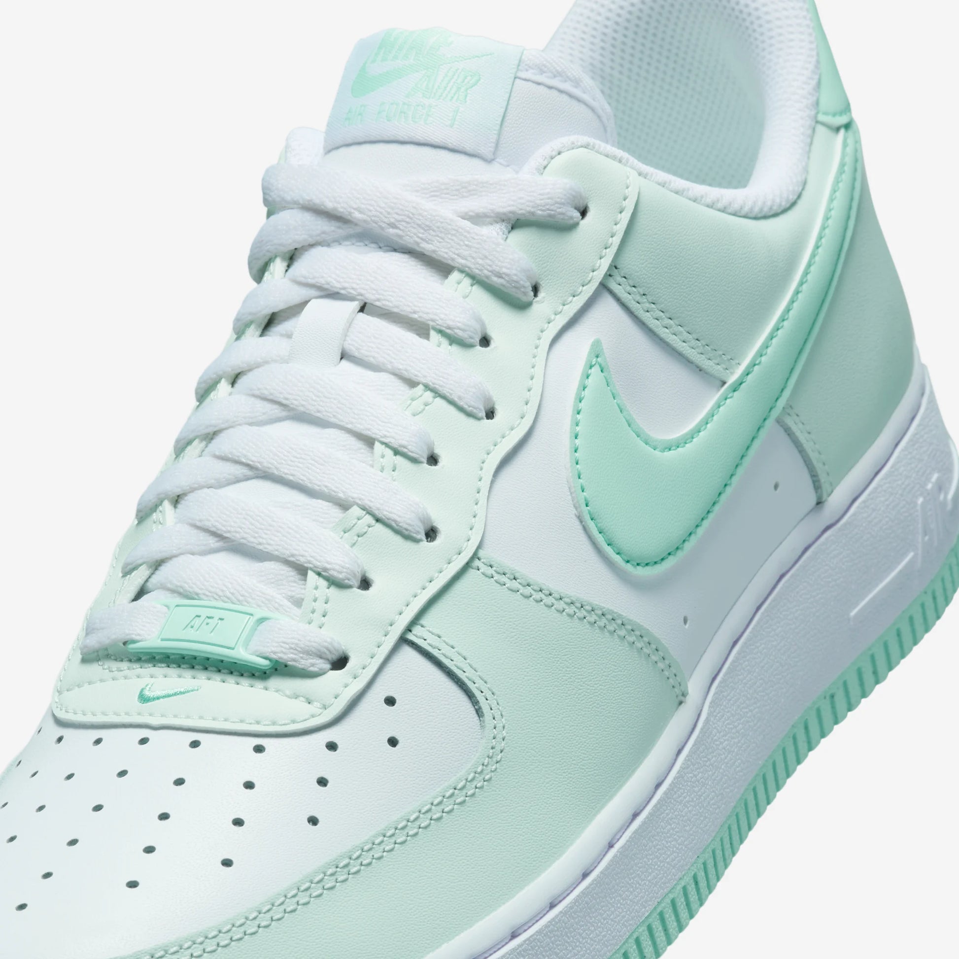 Nike Air Force 1 Low '07 Mint Foam