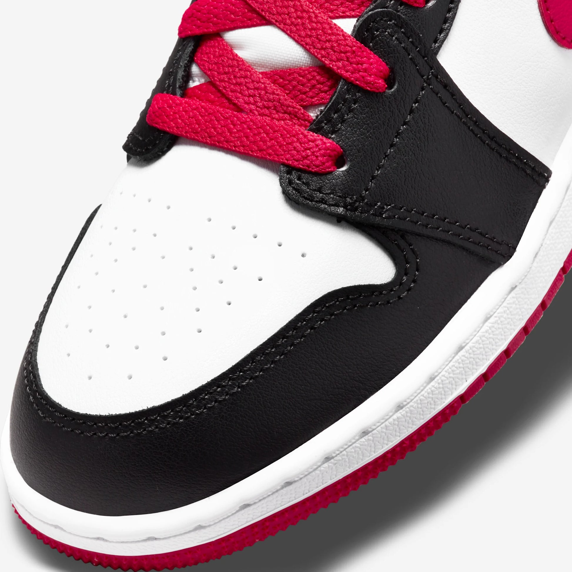 Jordan 1 Mid Very Berry (GS)