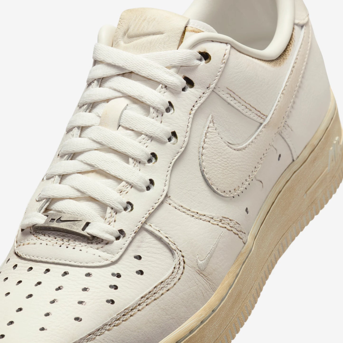 Nike Air Force 1 Low .SWOOSH Dirty Triple White