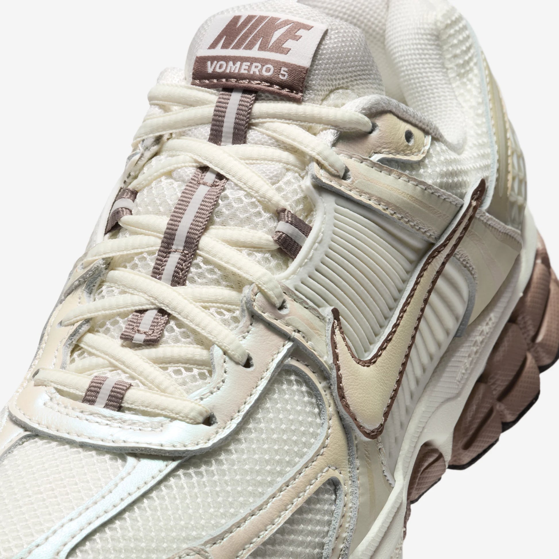 Nike Zoom Vomero 5 Sail Mink Brown Black (Women's)