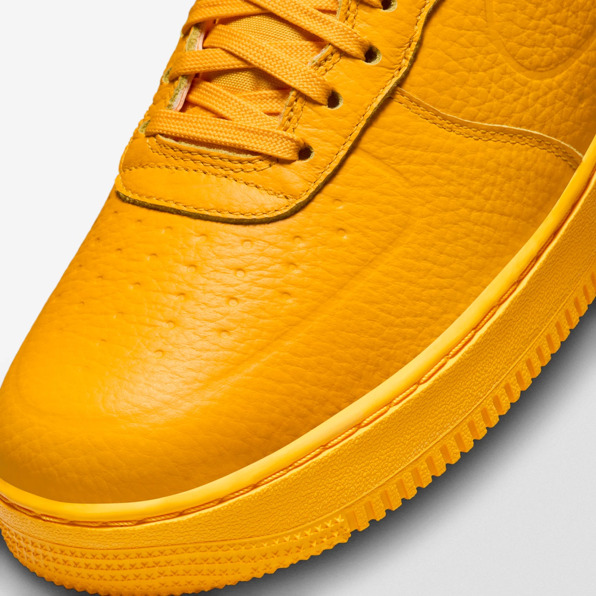 Nike Air Force 1 Low '07 Pro-Tech Waterproof University Gold