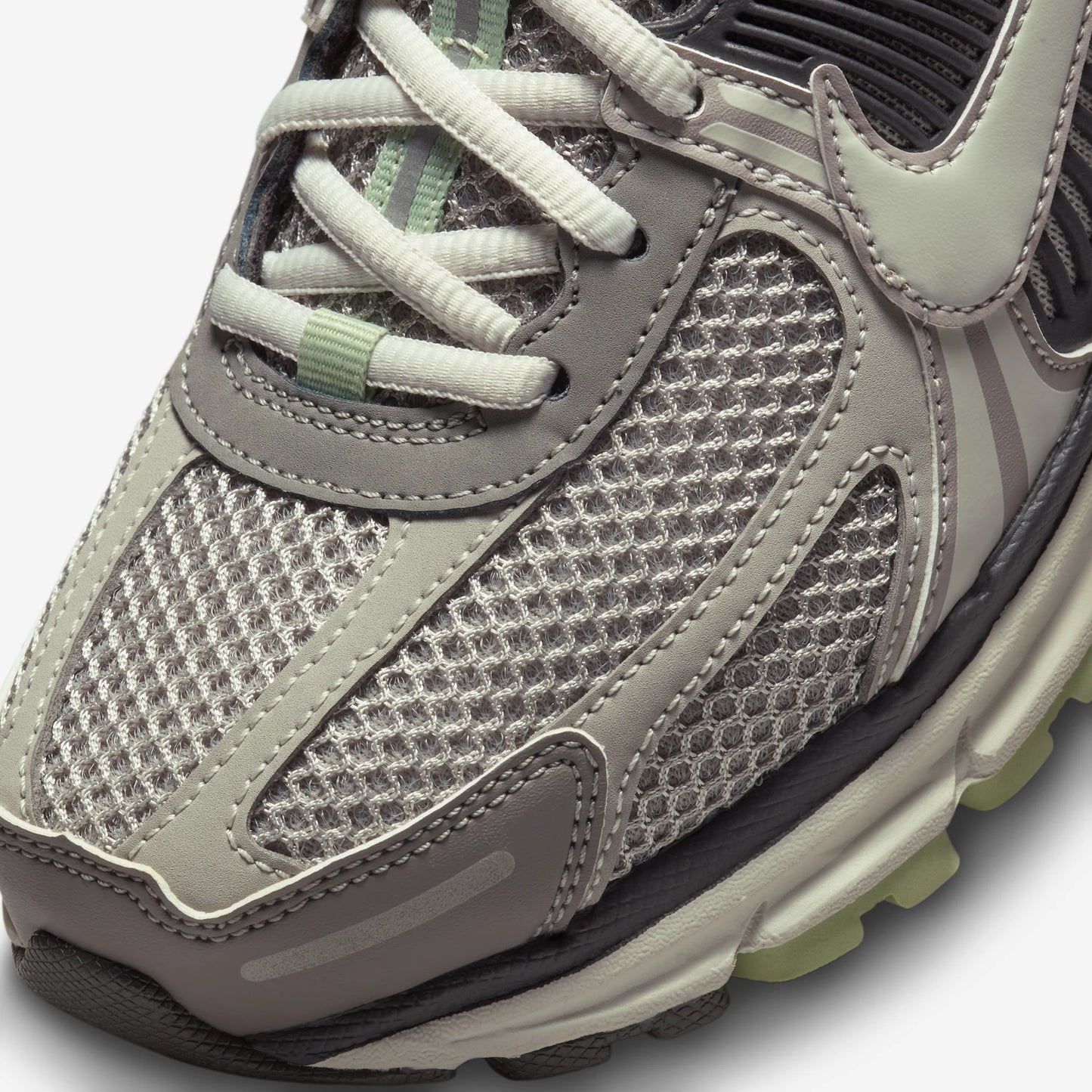 Nike Zoom Vomero 5 Cobblestone Flat Pewter (Women's)
