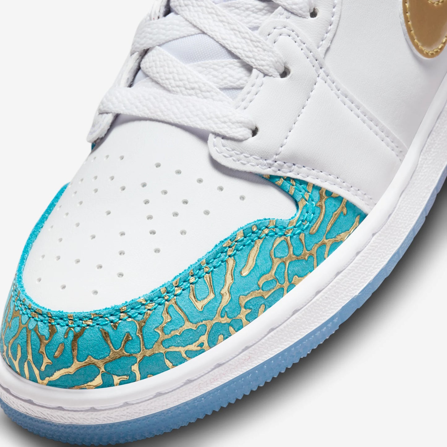 Jordan 1 Mid Sneaker School NC to Chicago (GS)
