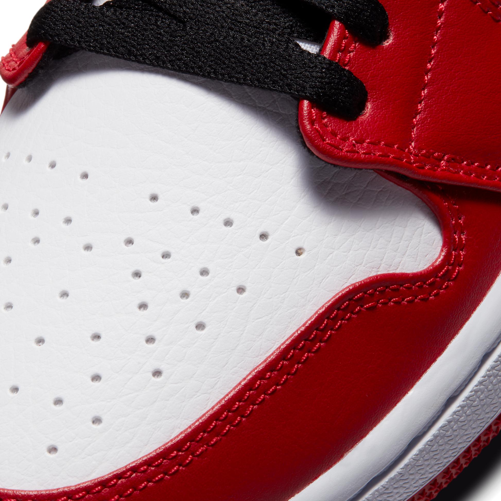 Jordan 1 Mid Chicago (2020)