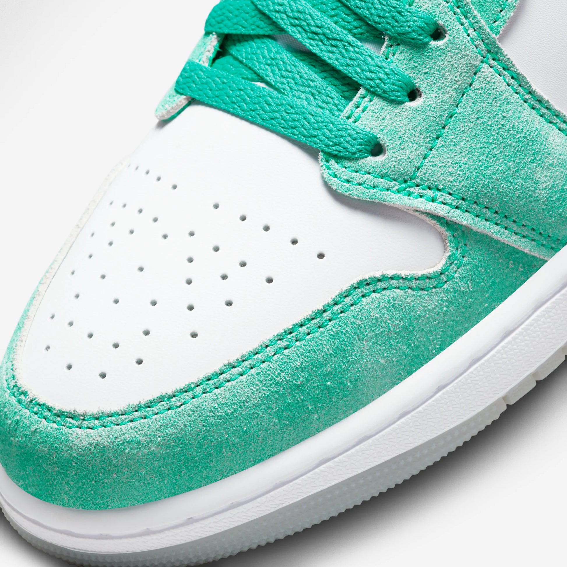 Jordan 1 Low SE New Emerald