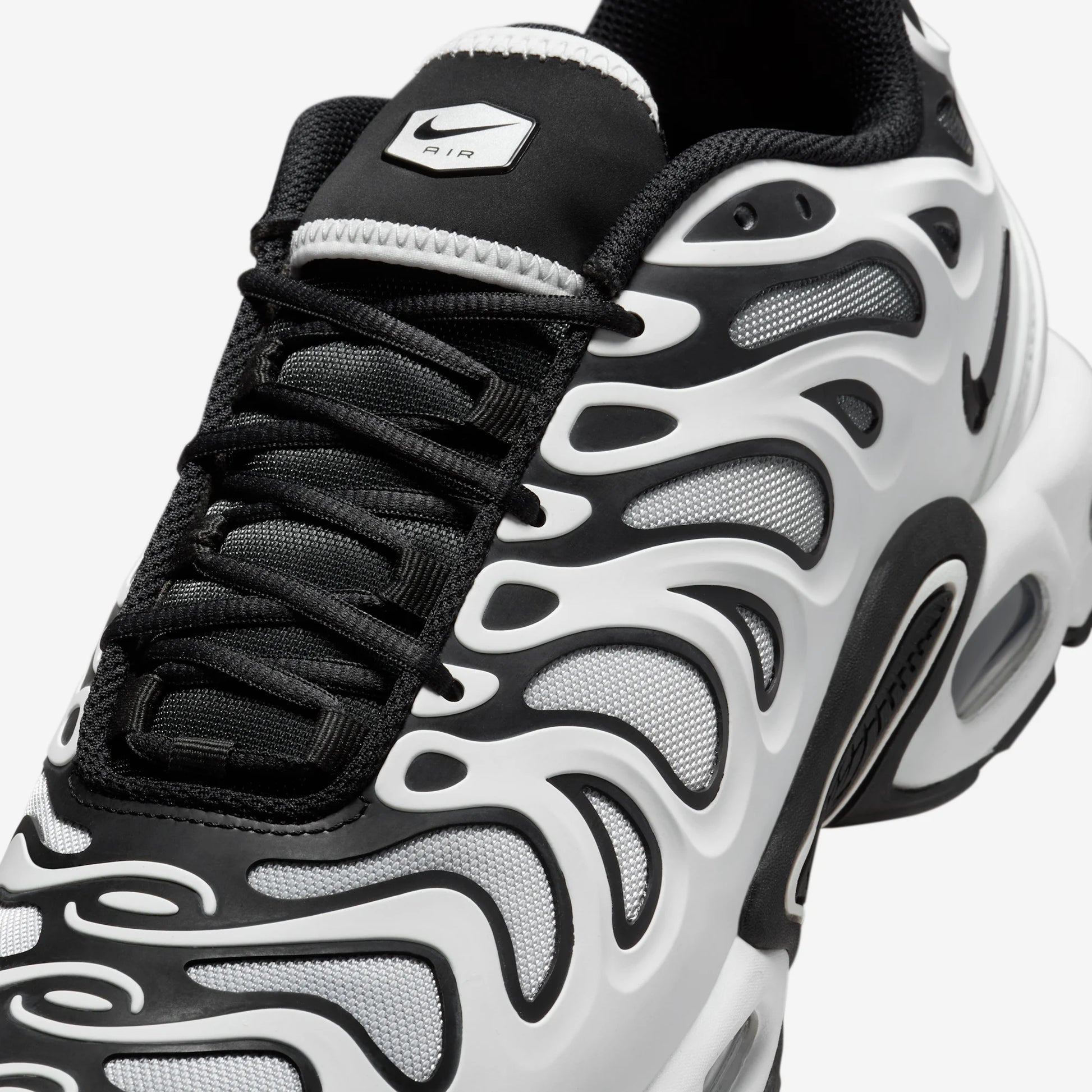 Nike Air Max Plus Drift White Black Metallic Silver