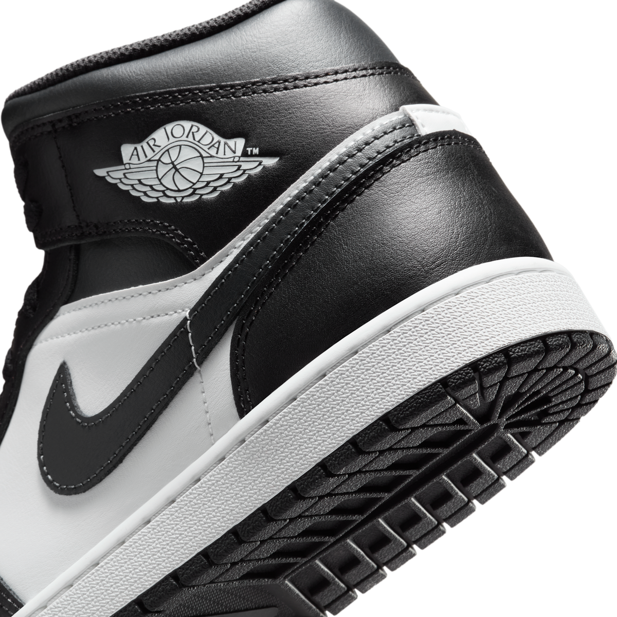 Jordan 1 Mid Off Noir Toe