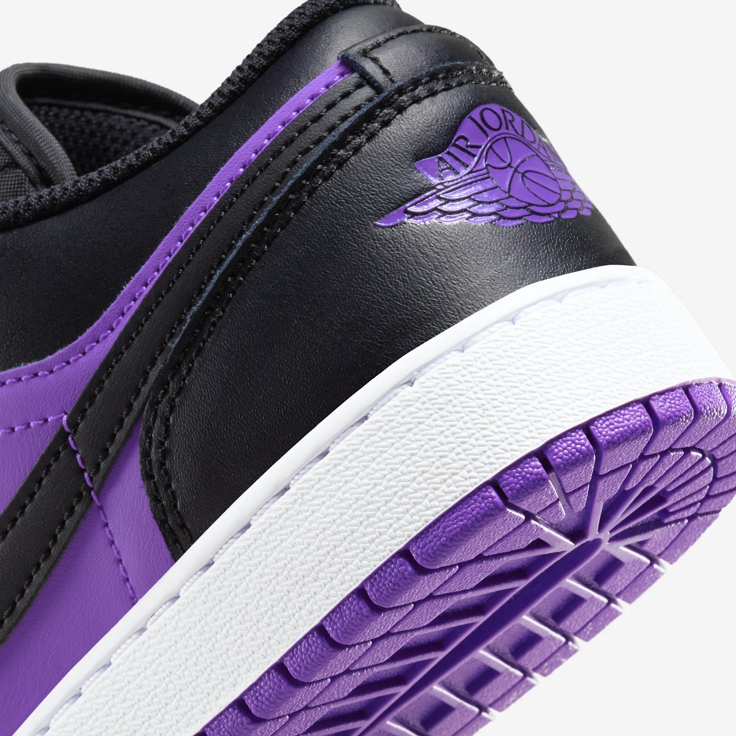 Jordan 1 Low Purple Venom (GS)