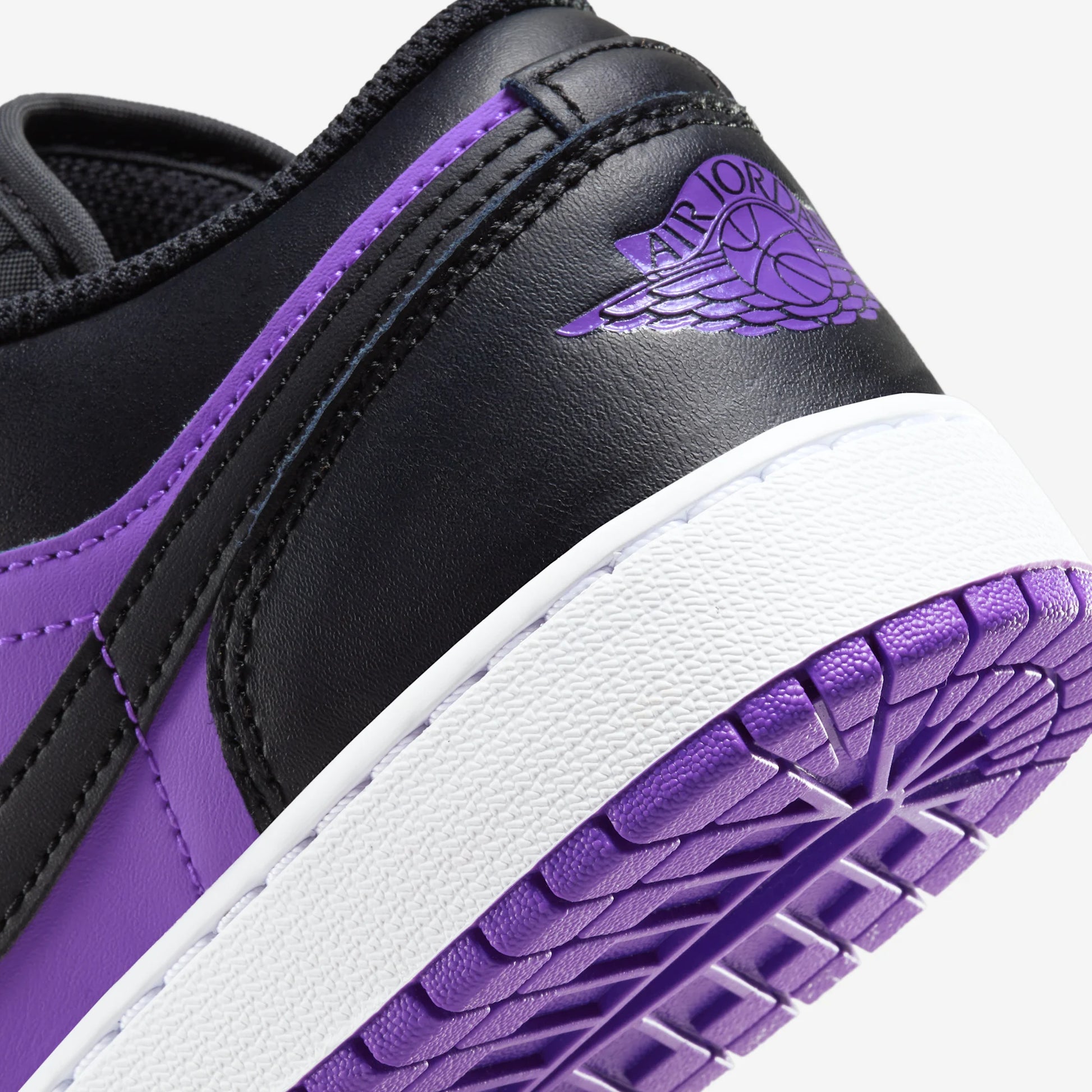 Jordan 1 Low Purple Venom (GS)