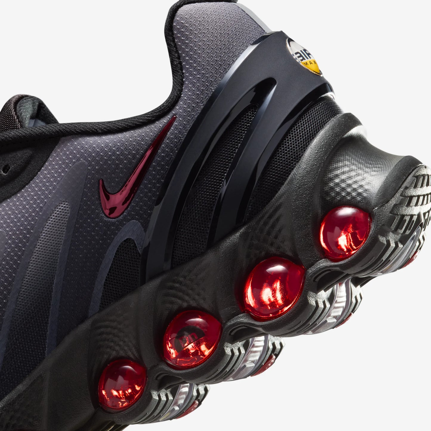 Nike Air Max Dn8 Black Gym Red