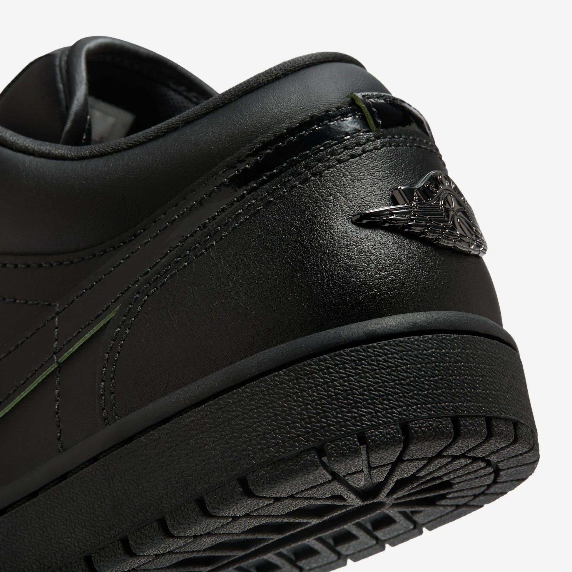 Jordan 1 Low SE Black Cat Mascot