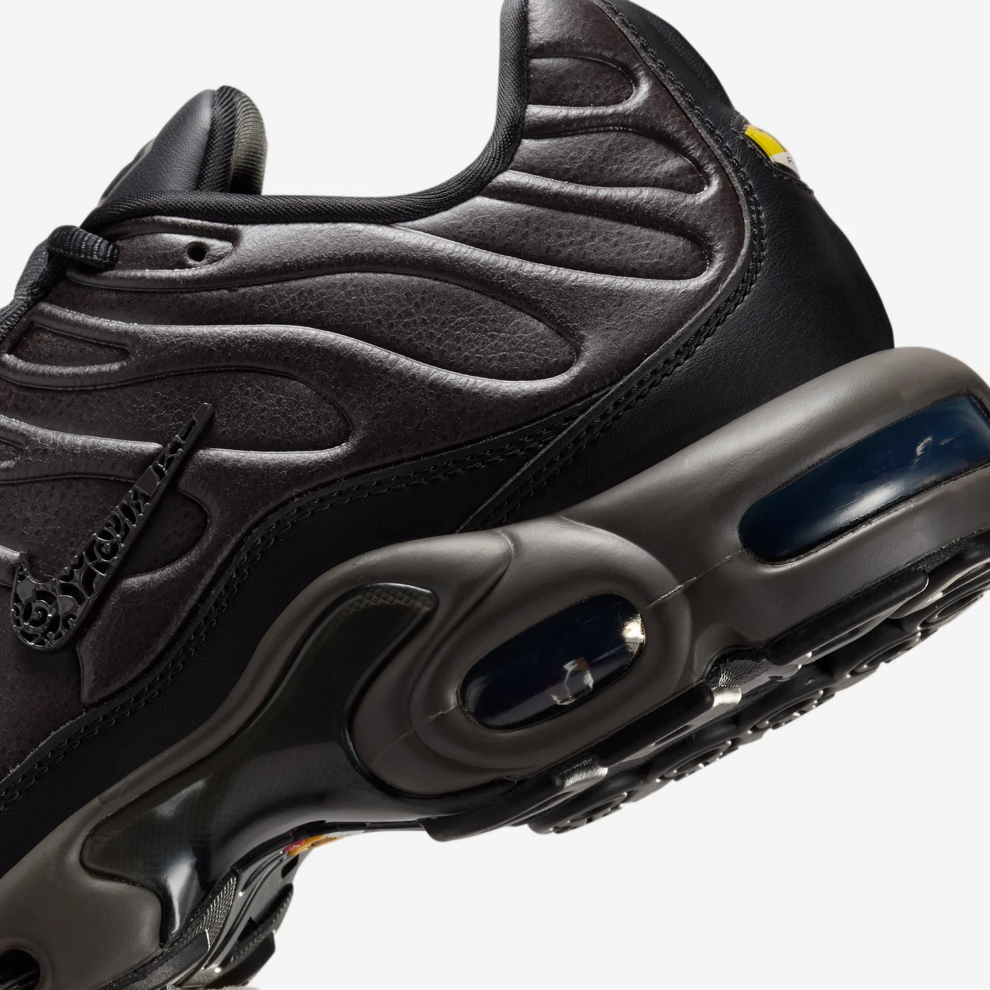 Nike Air Max Plus Premium Paris