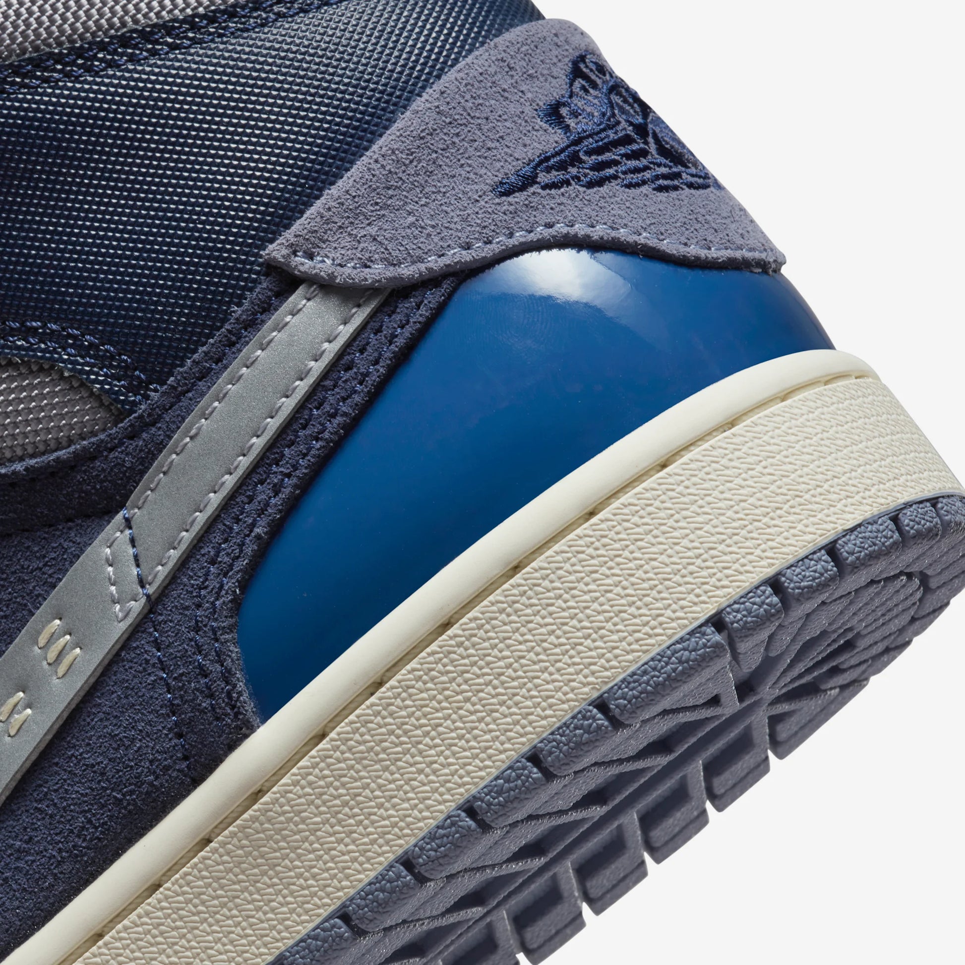 Jordan 1 Mid SE Craft Obsidian French Blue Ashen Slate White