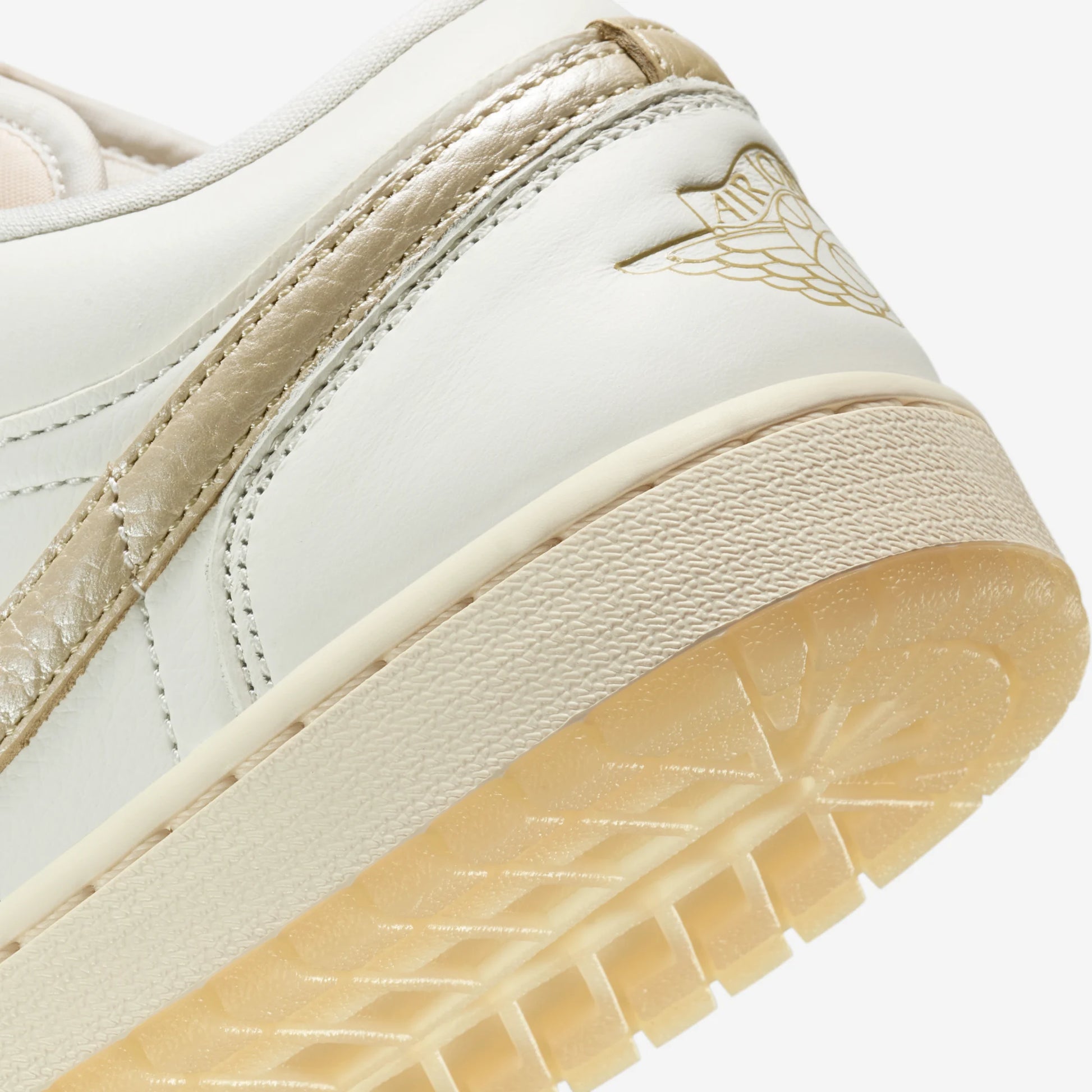 Jordan 1 Low SE Metallic Team Gold (Women's)