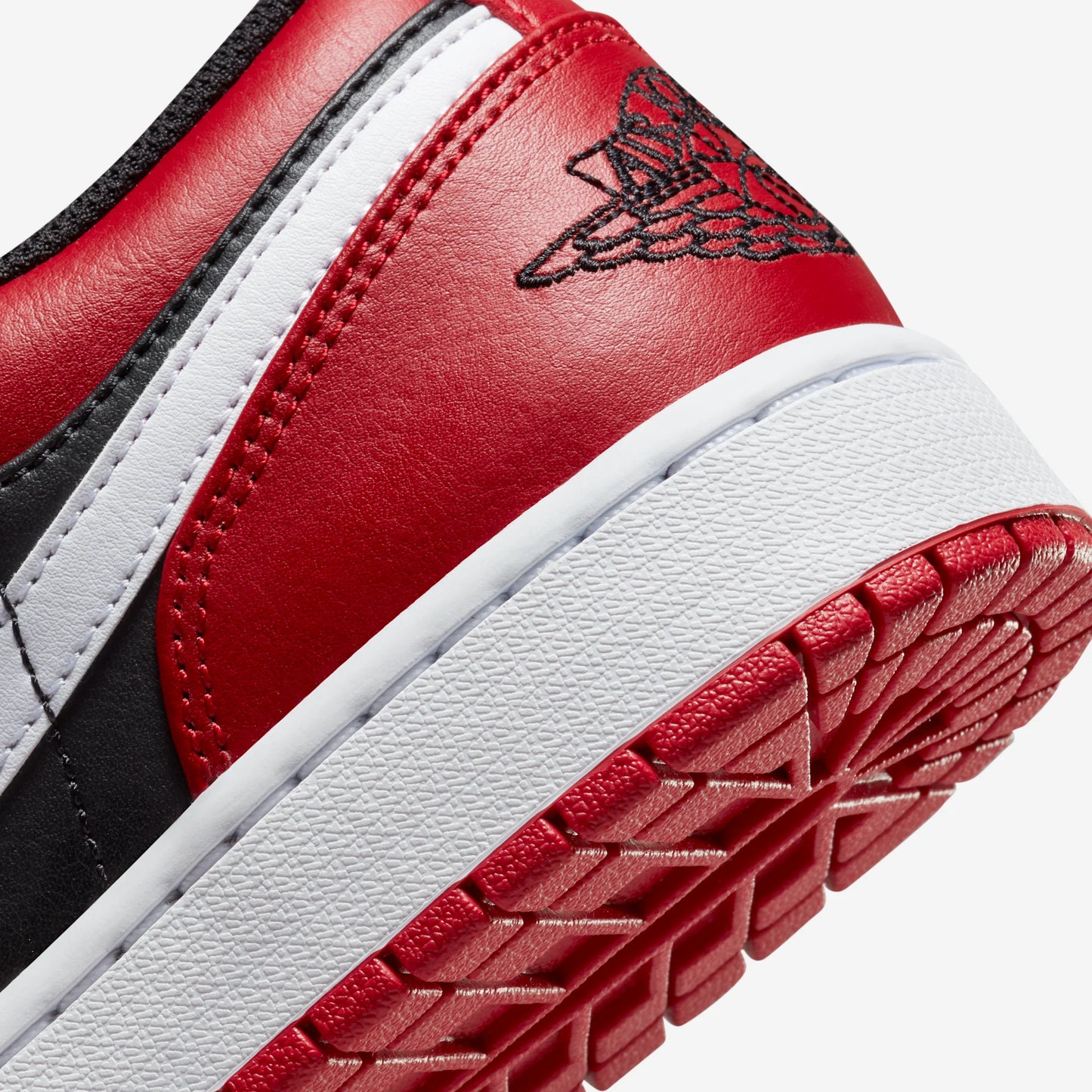 Jordan 1 Low Alternate Bred Toe