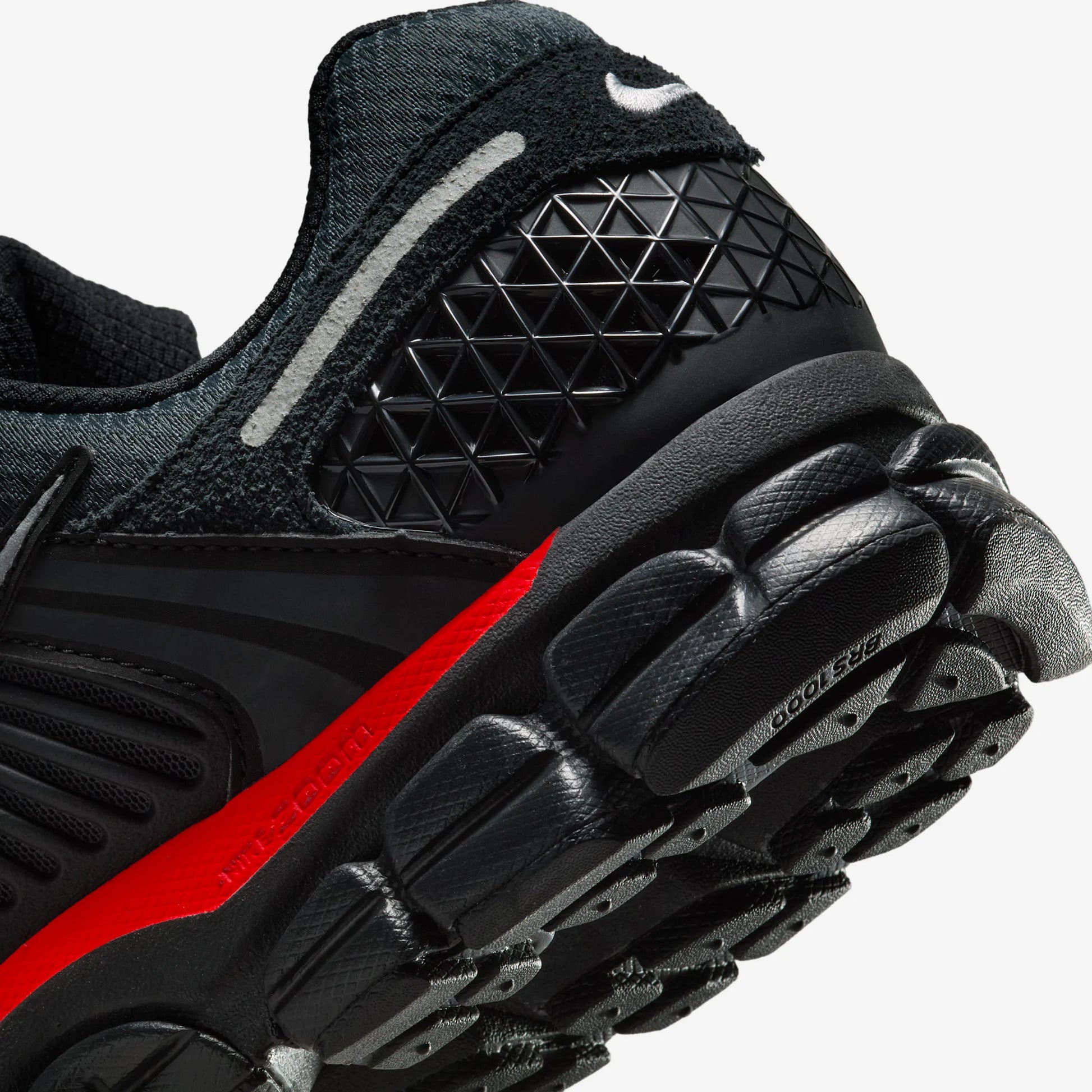 Nike Zoom Vomero 5 Black Metallic University Red