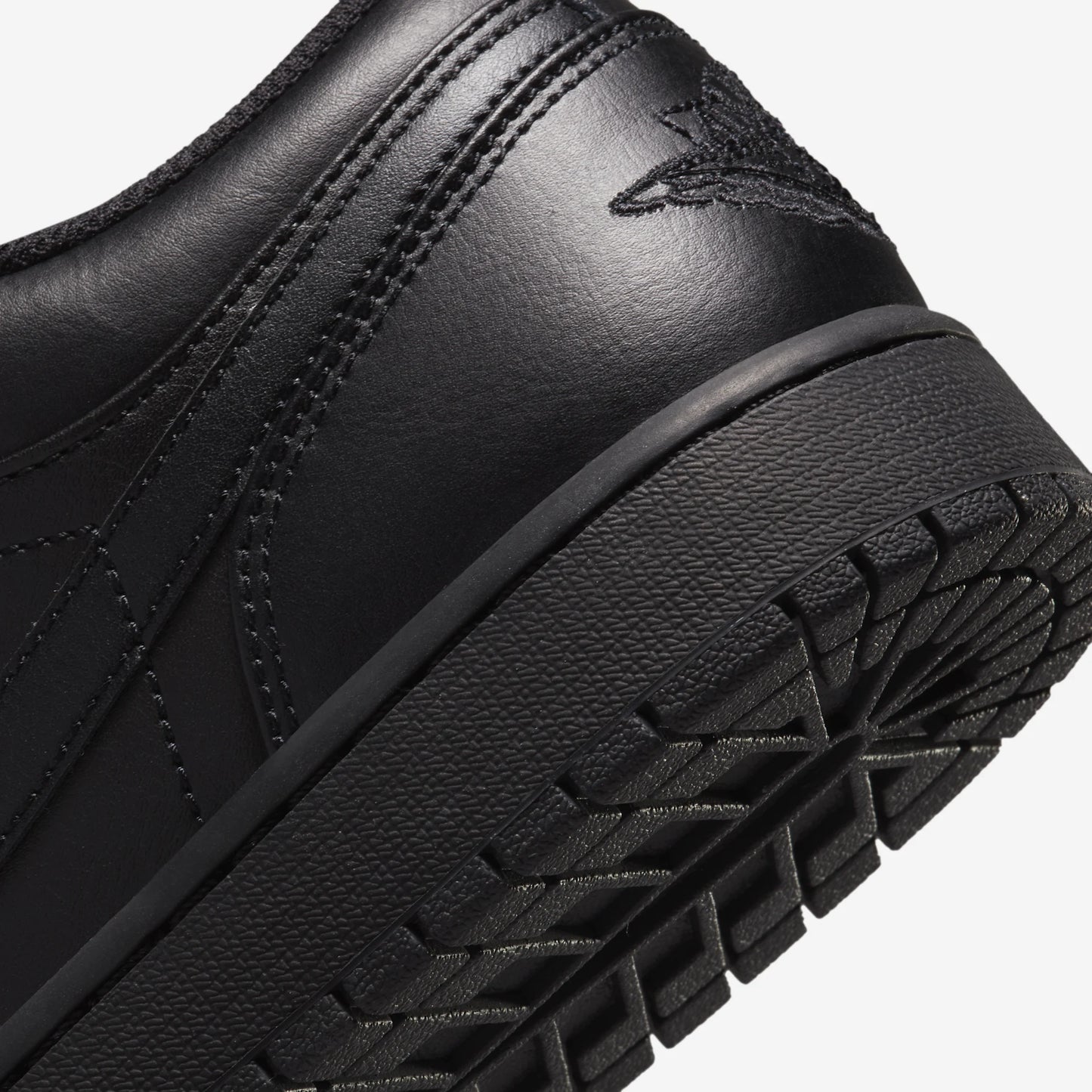 Jordan 1 Low Triple Black