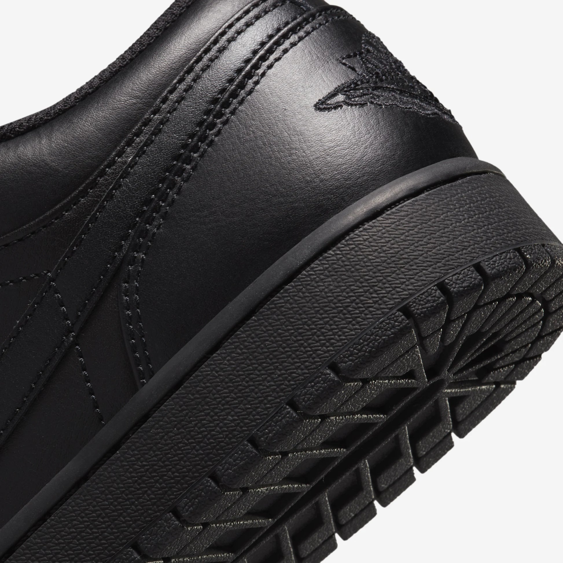 Jordan 1 Low Triple Black