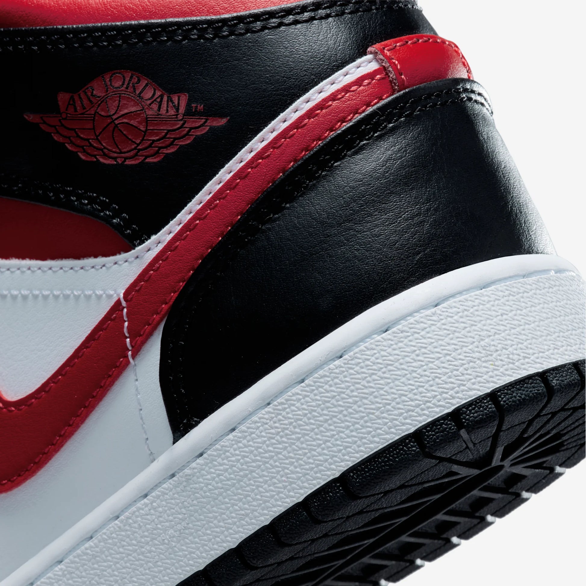 Air Jordan 1 Mid Black Fire Red (GS)