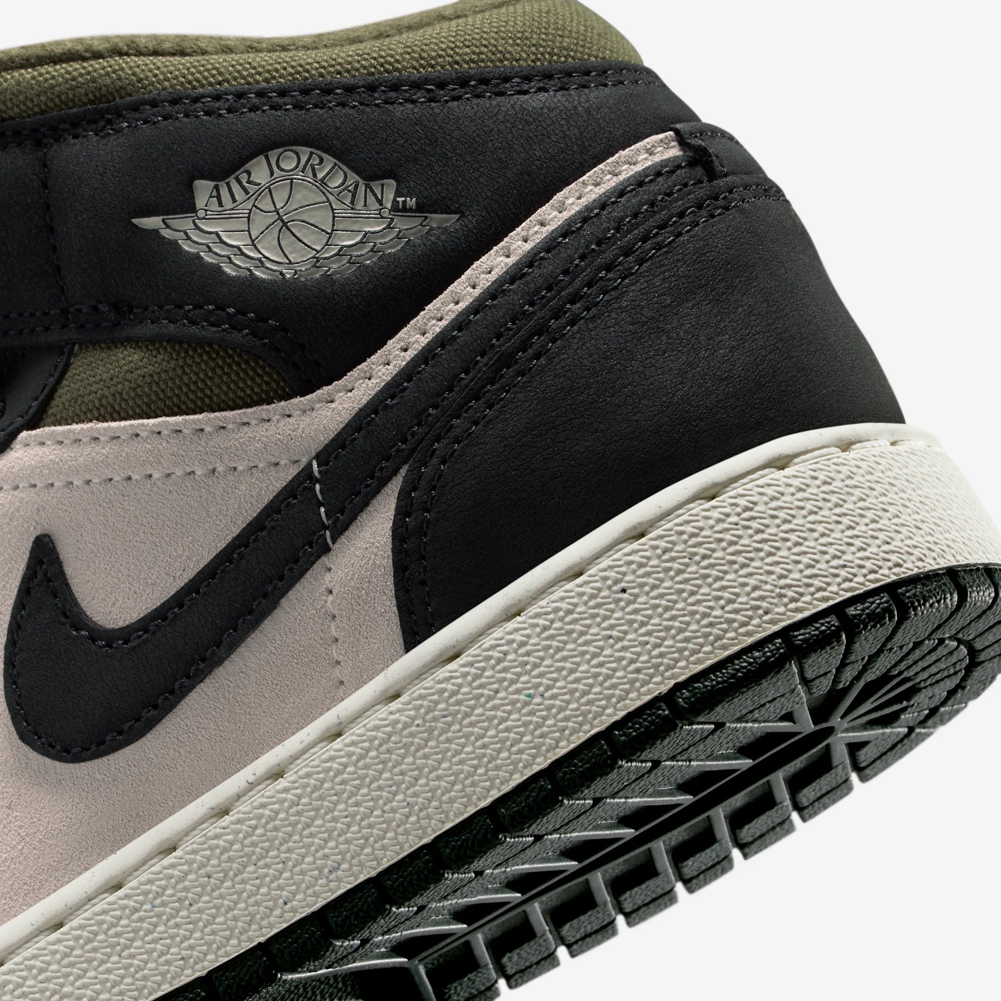 Jordan 1 Mid Off Noir Medium Olive (GS)