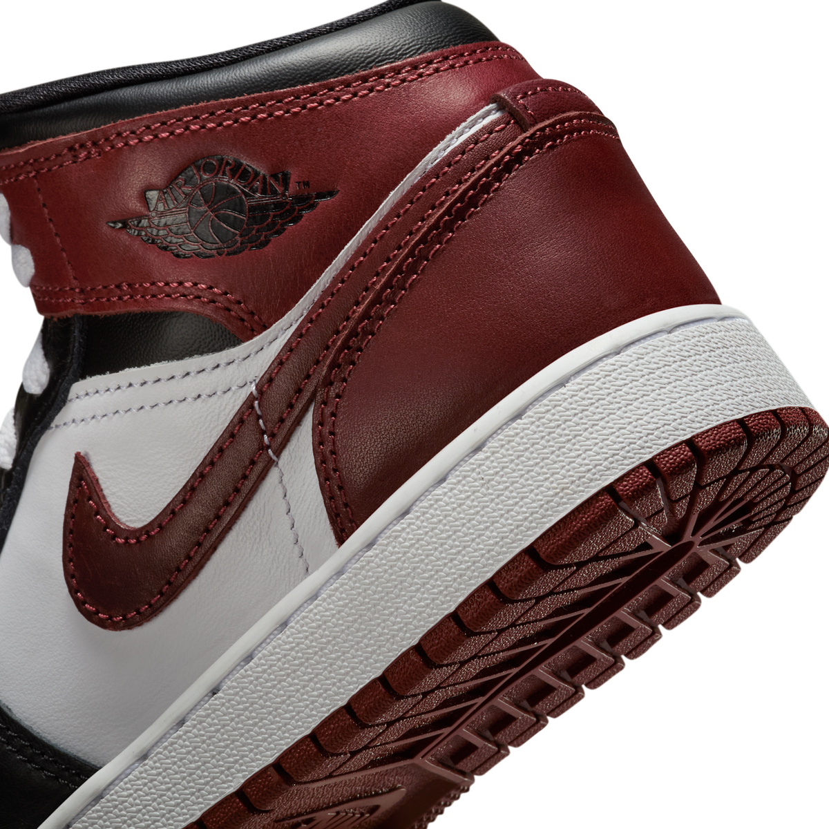Jordan 1 Mid SE Dark Pony