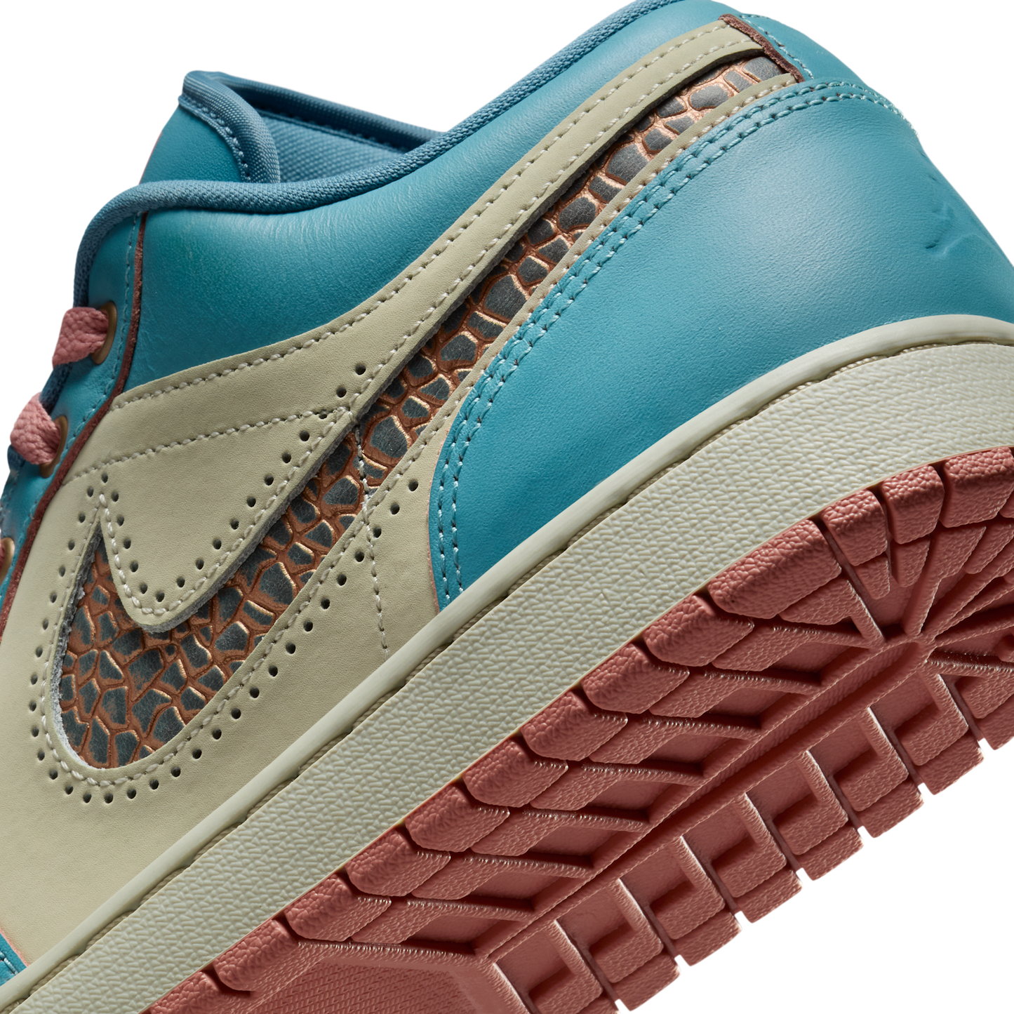 Jordan 1 Low SE Somos Eternos