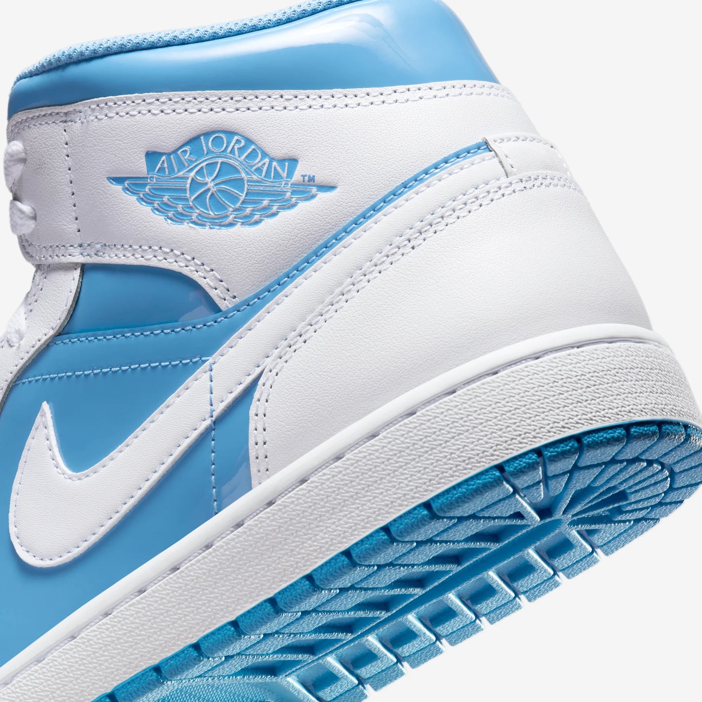 Jordan 1 Mid Legend Blue