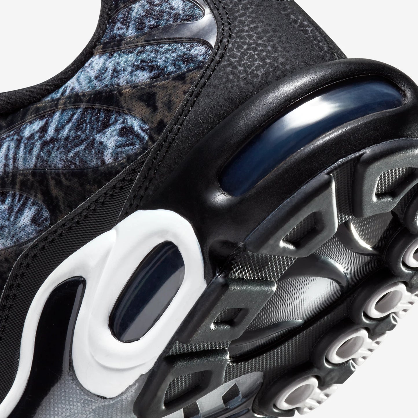 Nike Air Max Plus Dark Smoke Grey