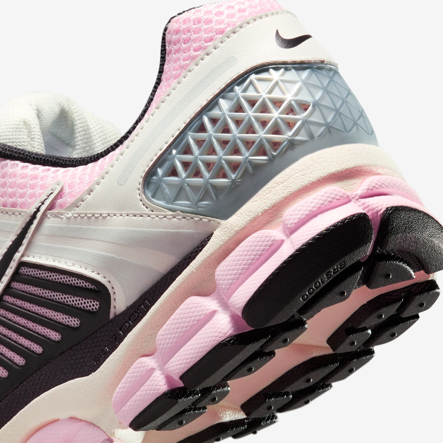 Nike Zoom Vomero 5 Pink Foam Phantom Metallic Platinum Black