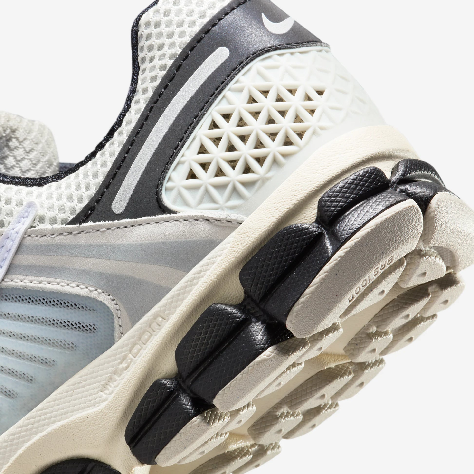 Nike Zoom Vomero 5 Supersonic Light Bone Black
