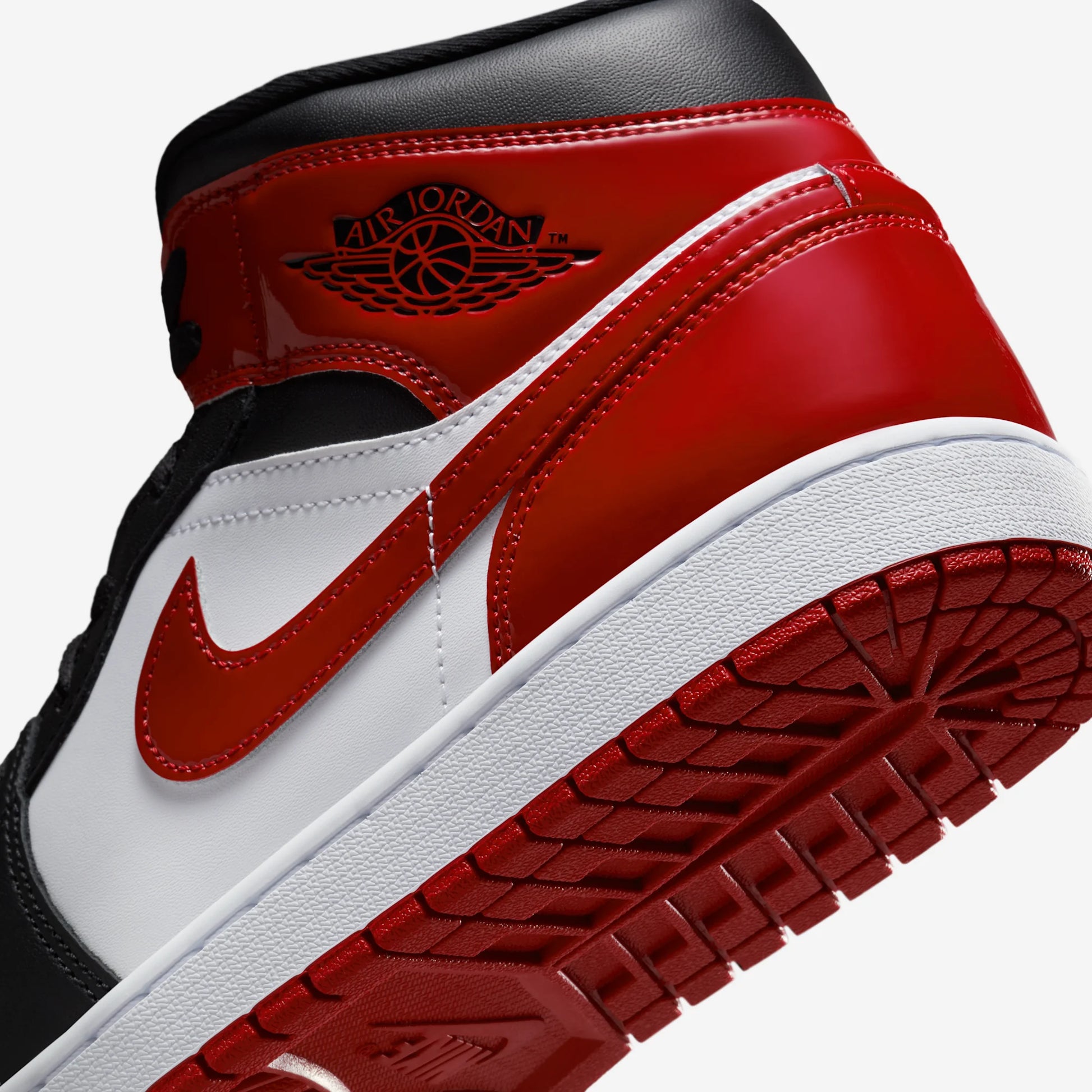 Jordan 1 Mid SE Patent Bred Toe