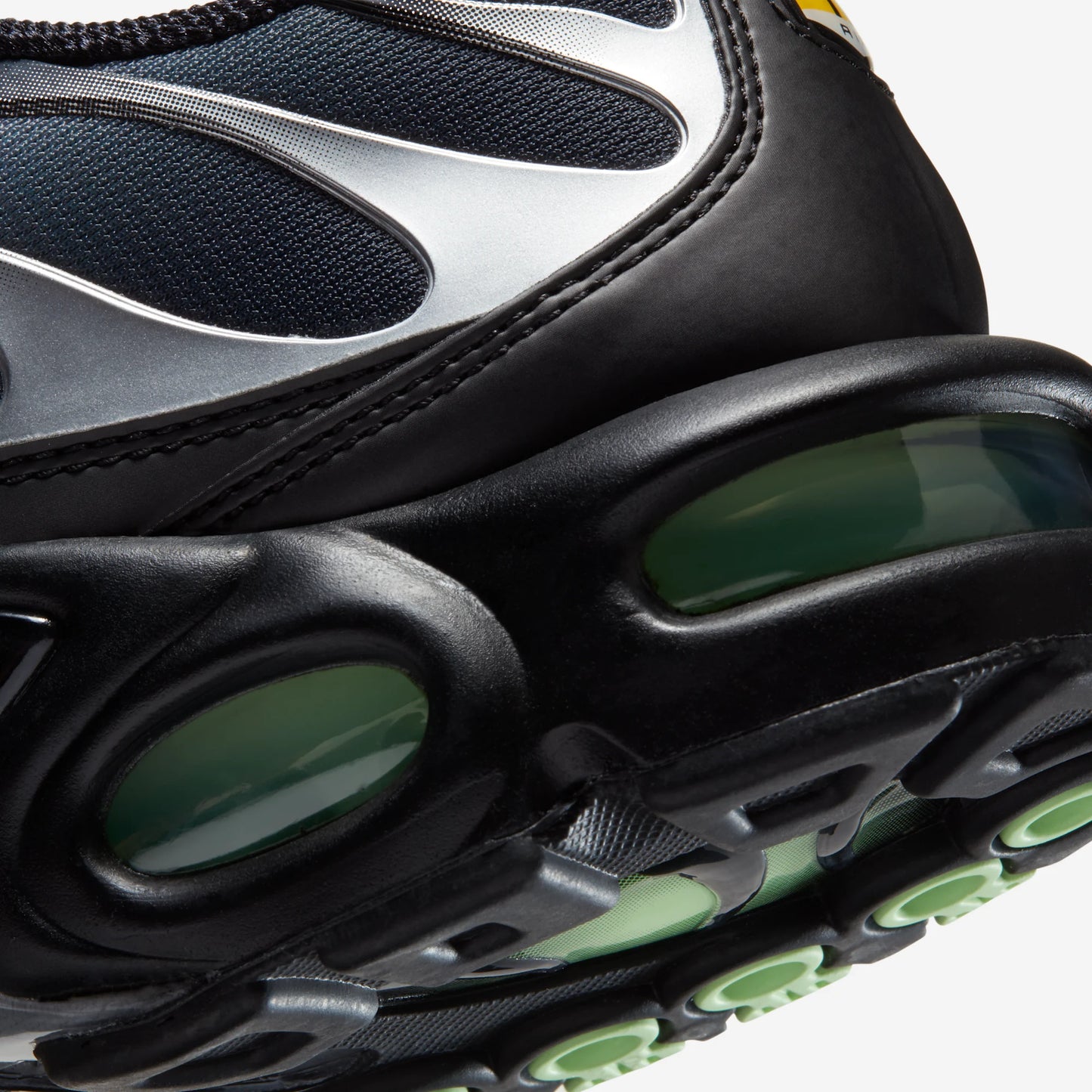 Nike Air Max Plus Black Particle Grey Vapour Green