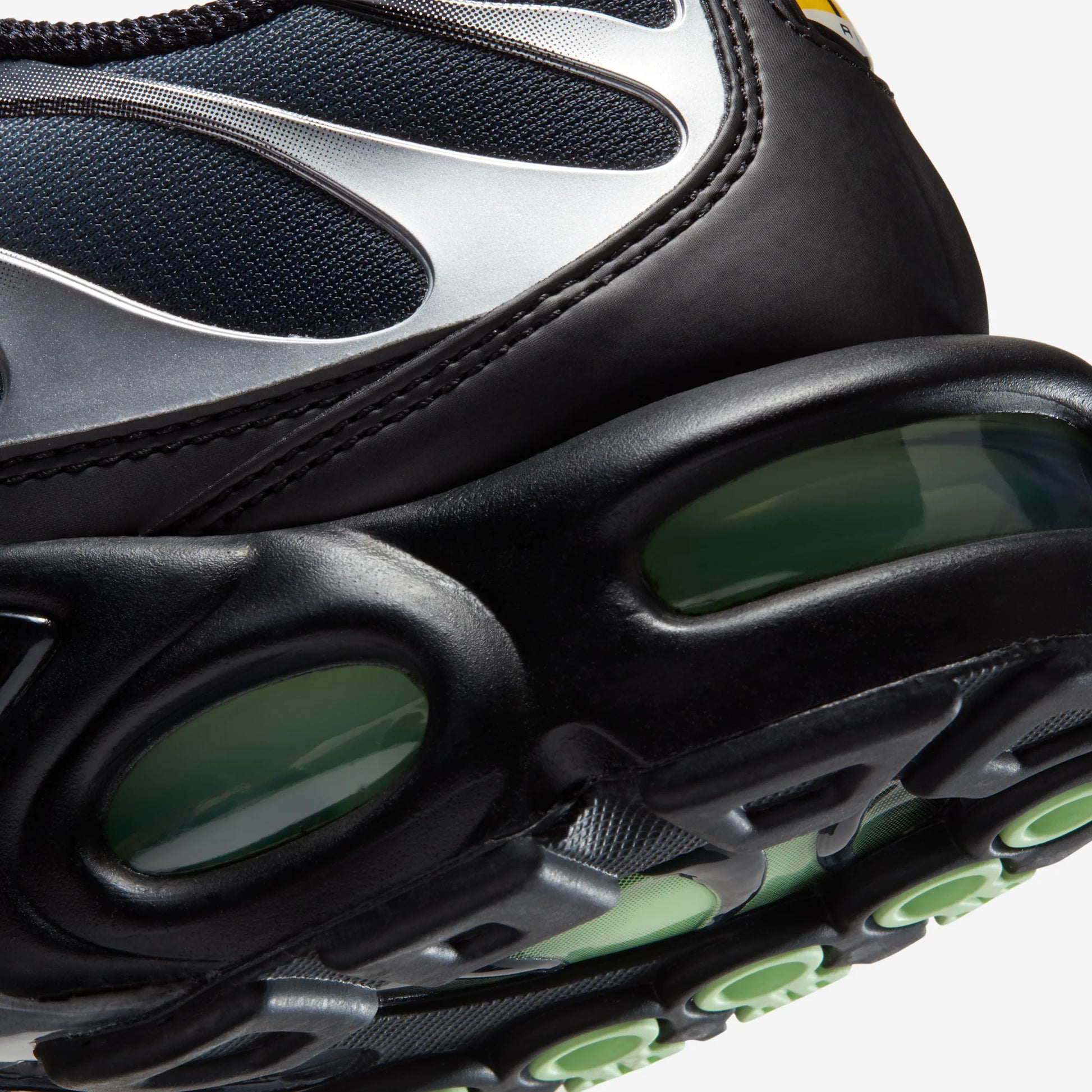Nike Air Max Plus Black Particle Grey Vapour Green