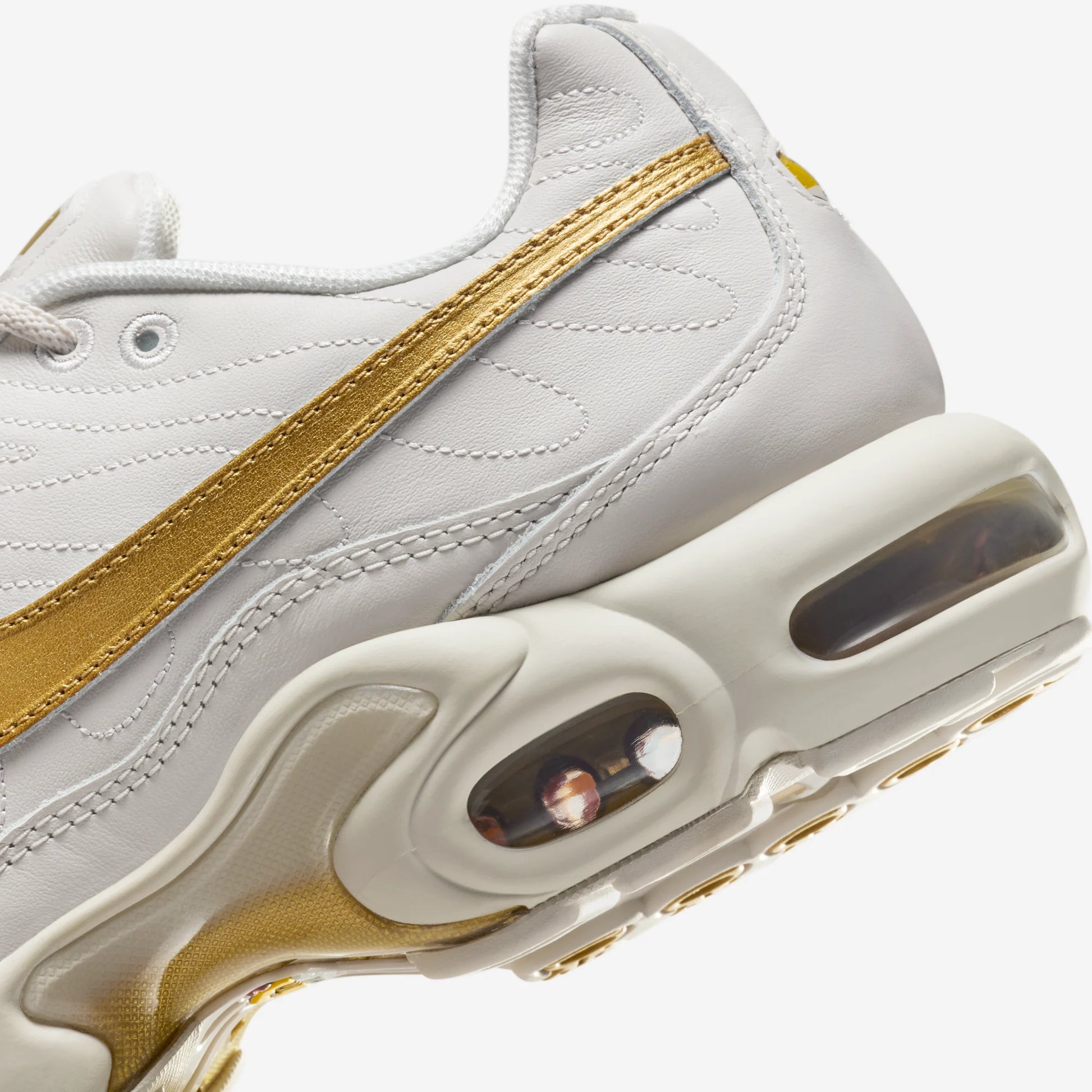 Nike Air Max Plus Tiempo Metallic Gold