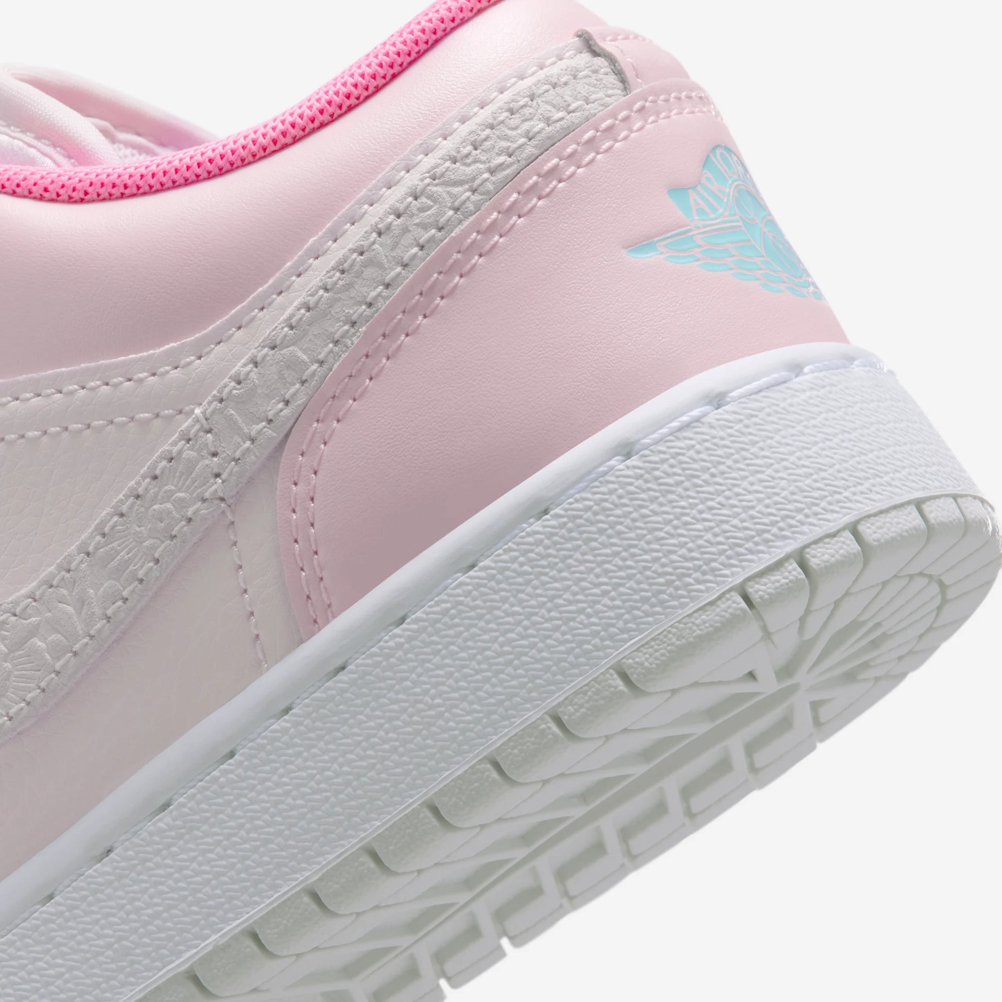 Jordan 1 Low SE Pink Bloom (GS)