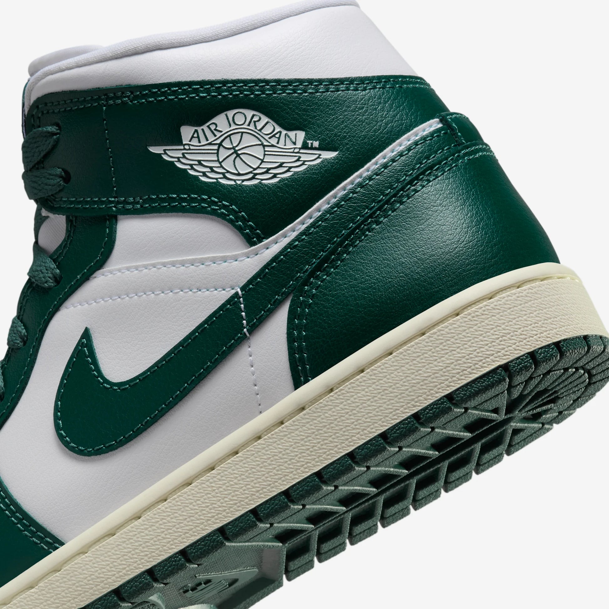 Jordan 1 Mid Oxidised Green (Women's)