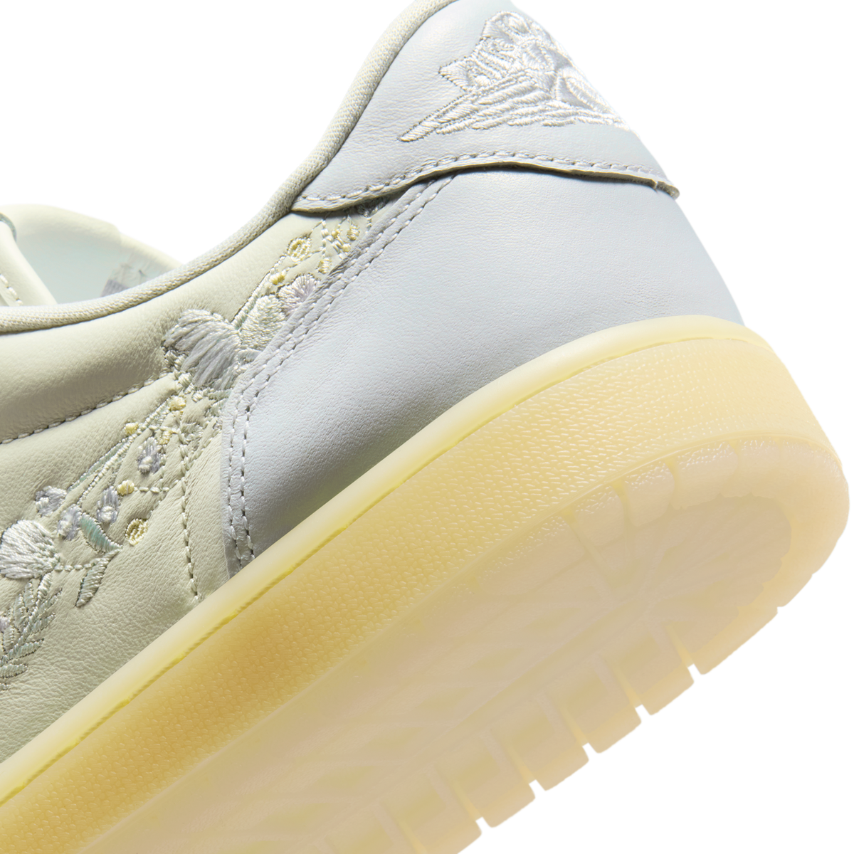 Jordan 1 Retro Low OG Rabbit Floral Swoosh