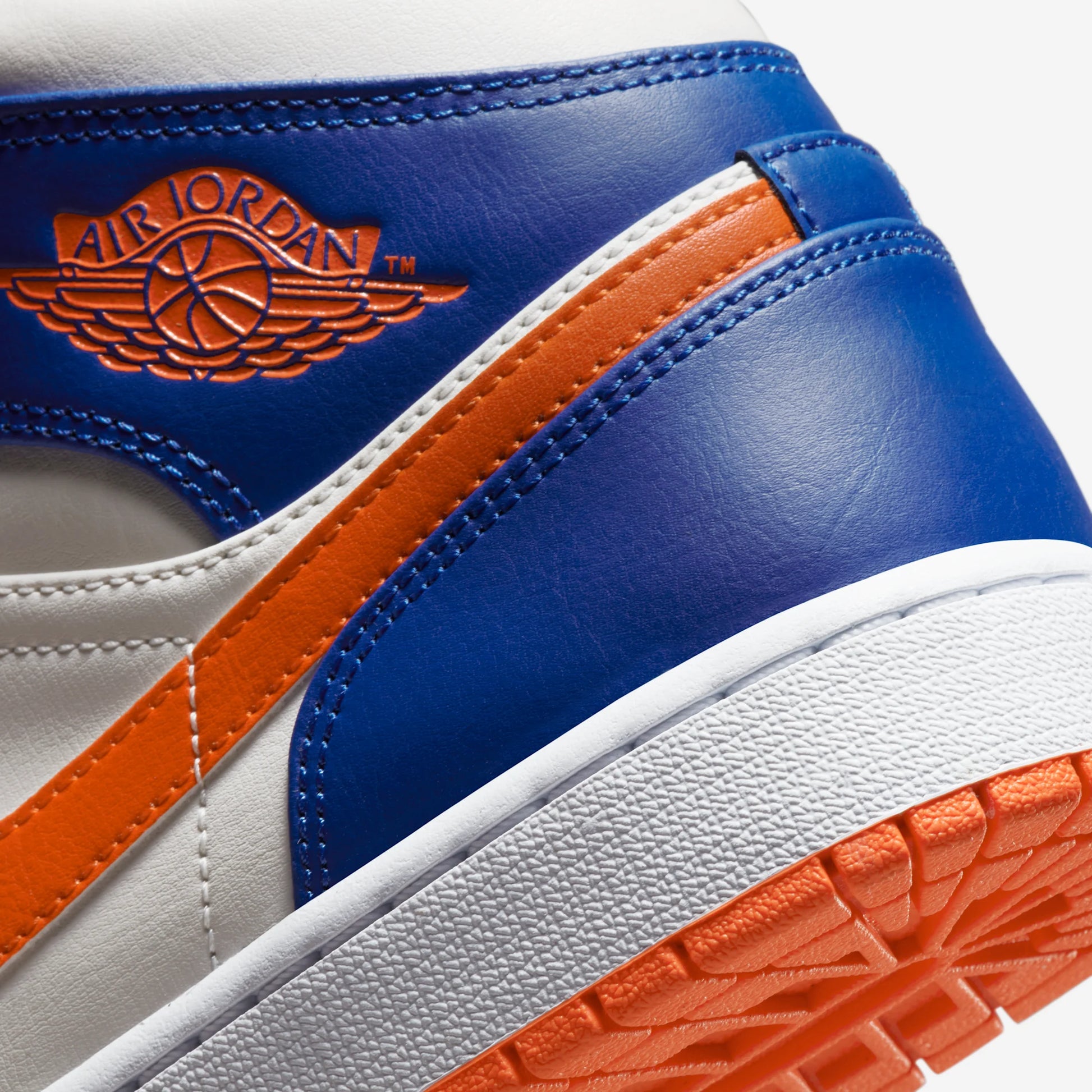 Jordan 1 Mid Knicks