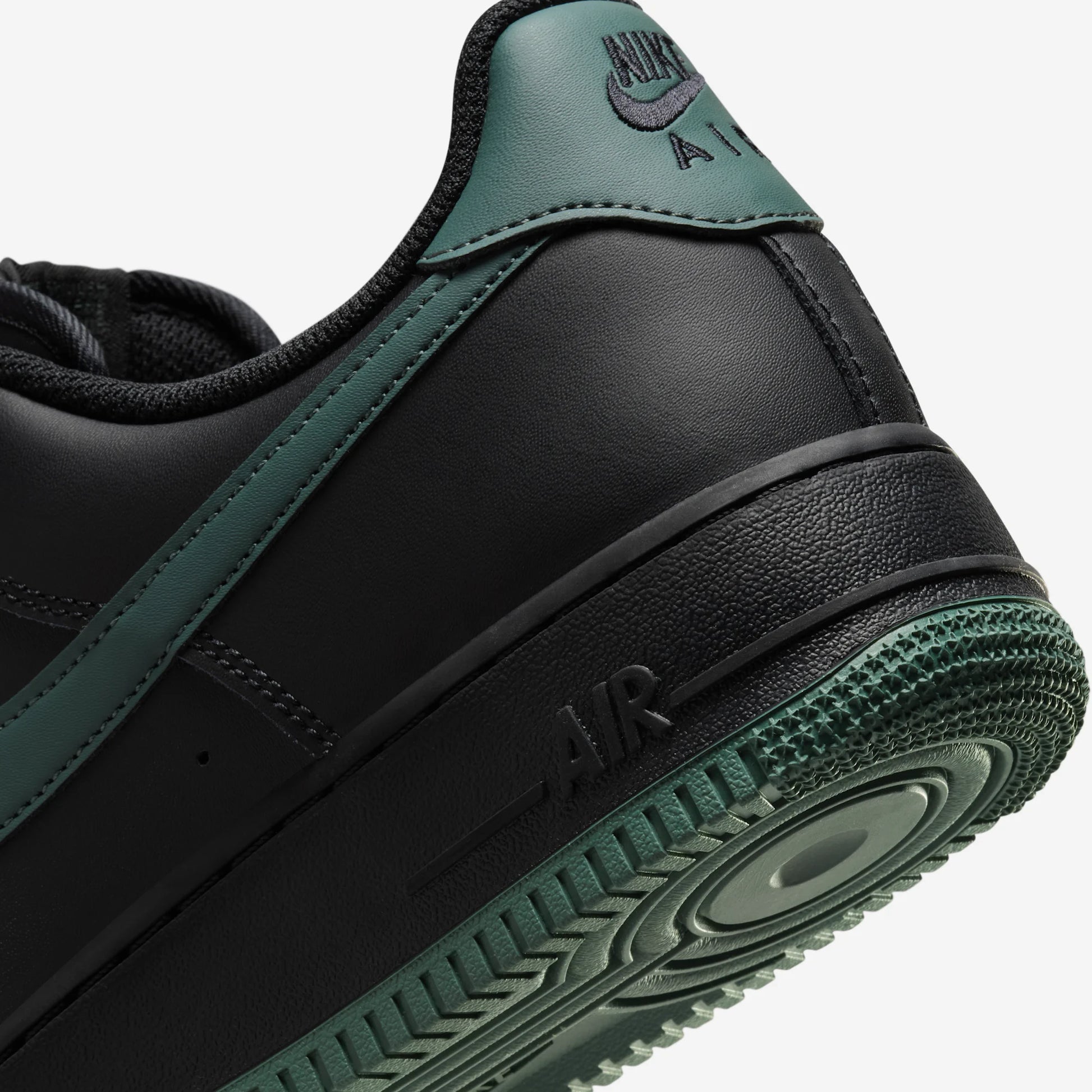 Nike Air Force 1 Low '07 Black Vintage Green