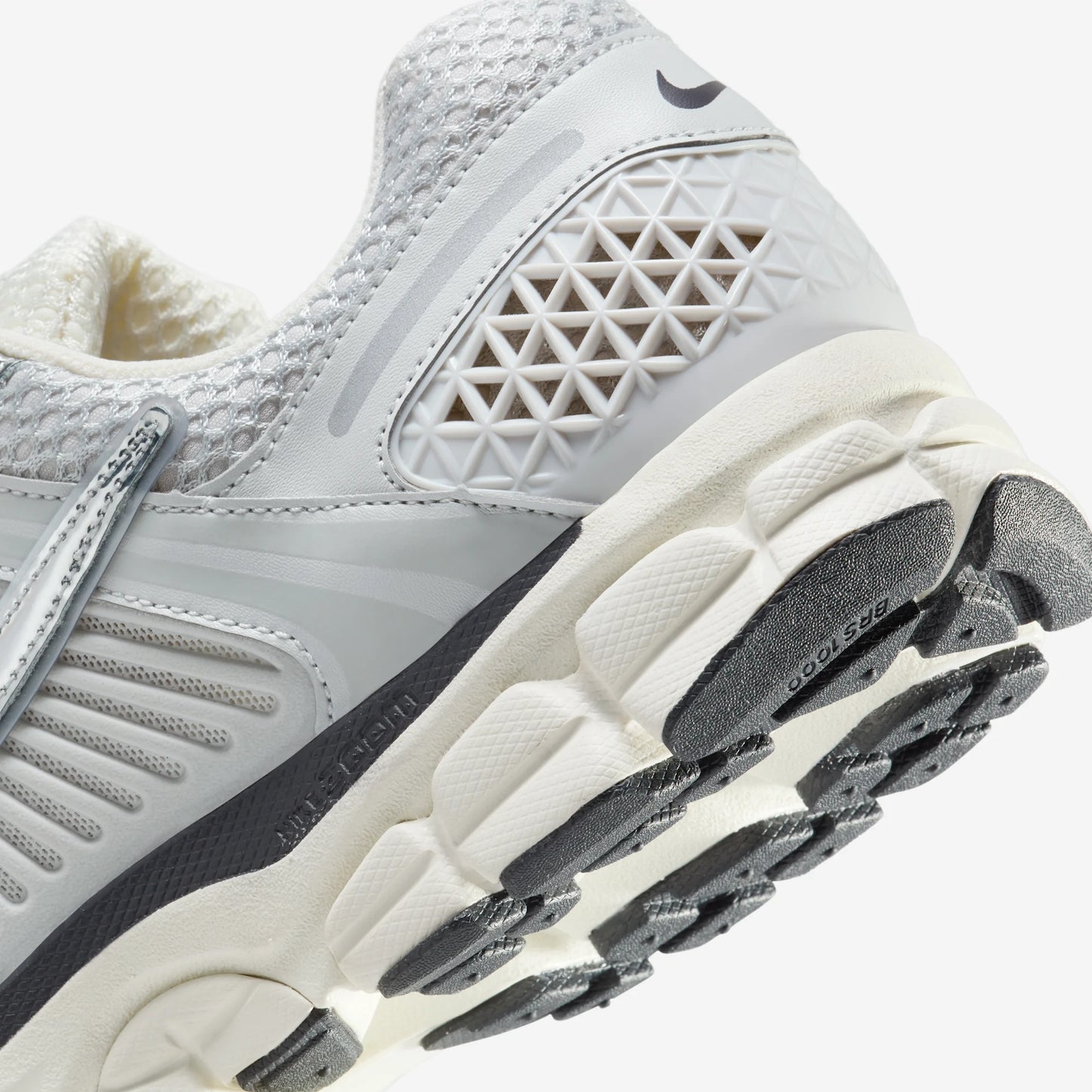 Nike Zoom Vomero 5 Chrome