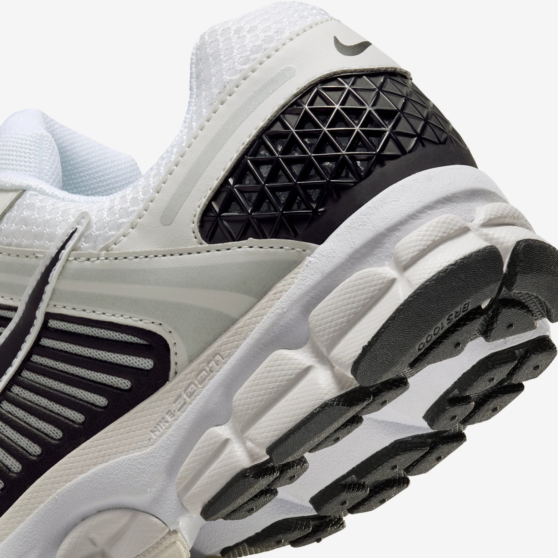 Nike Zoom Vomero 5 White Black
